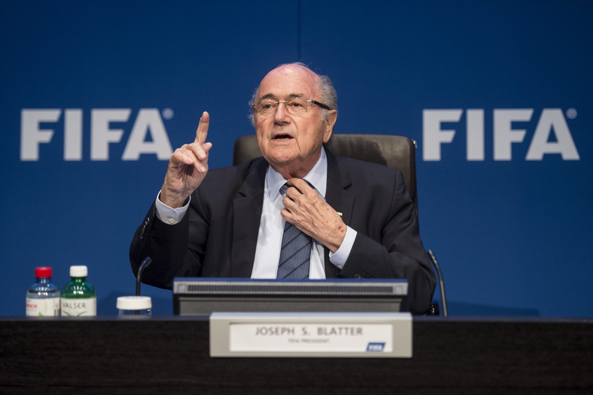 Blatter indignado: &#8220;Vou ser detido por quê?&#8221;