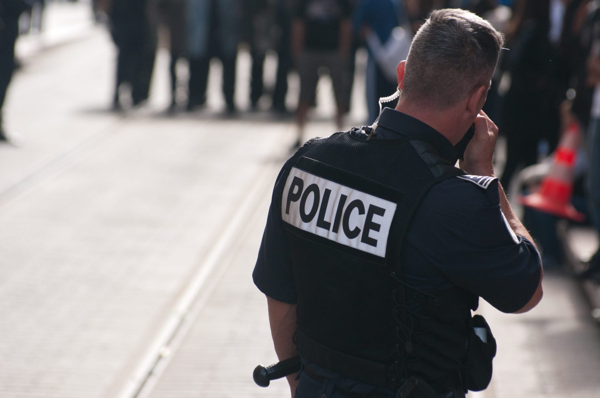 Homem embrigado provoca tiroteio fatal em França