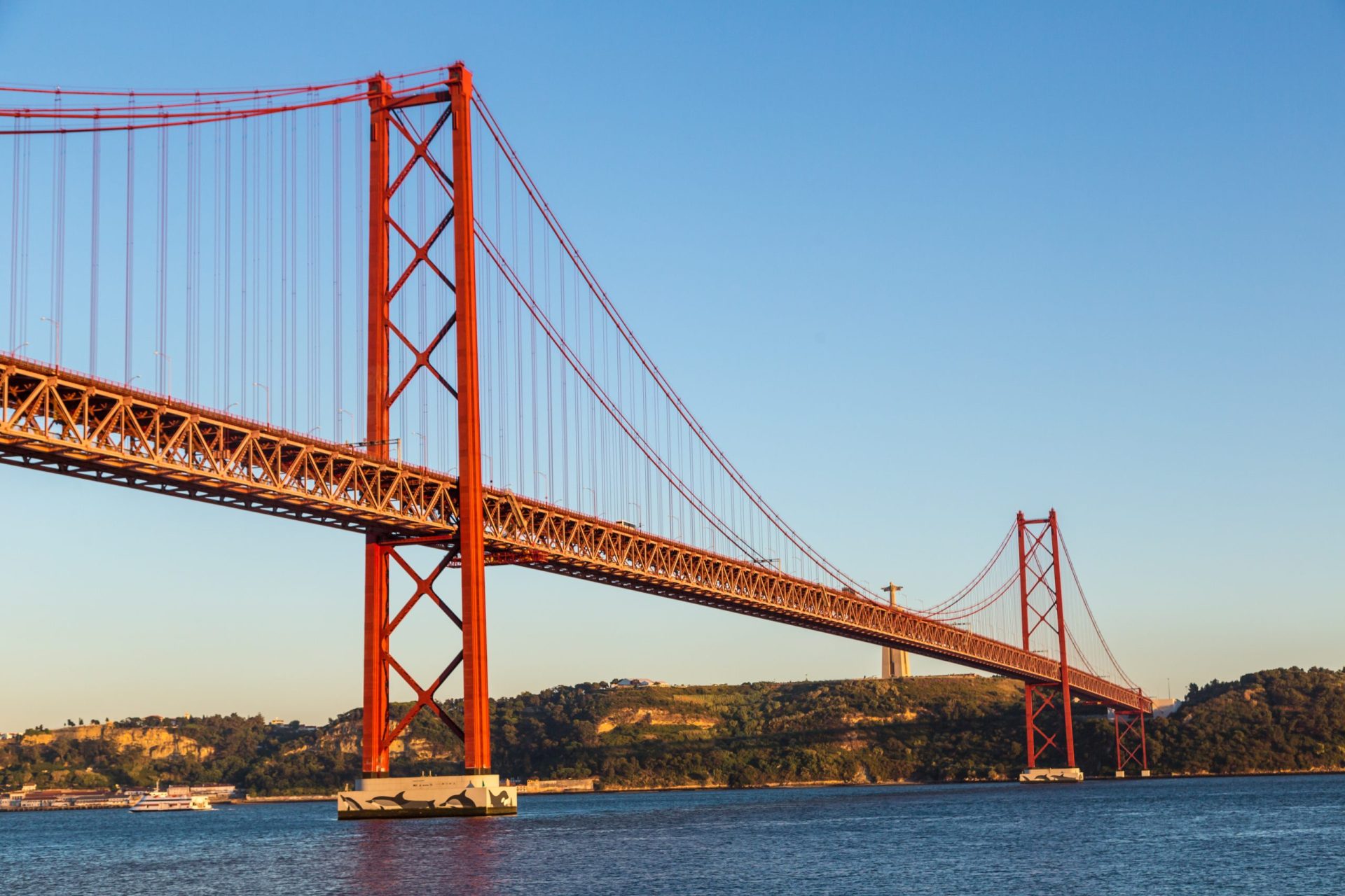 Pacote que originou “suspeita de bomba” estaria num pilar da ponte