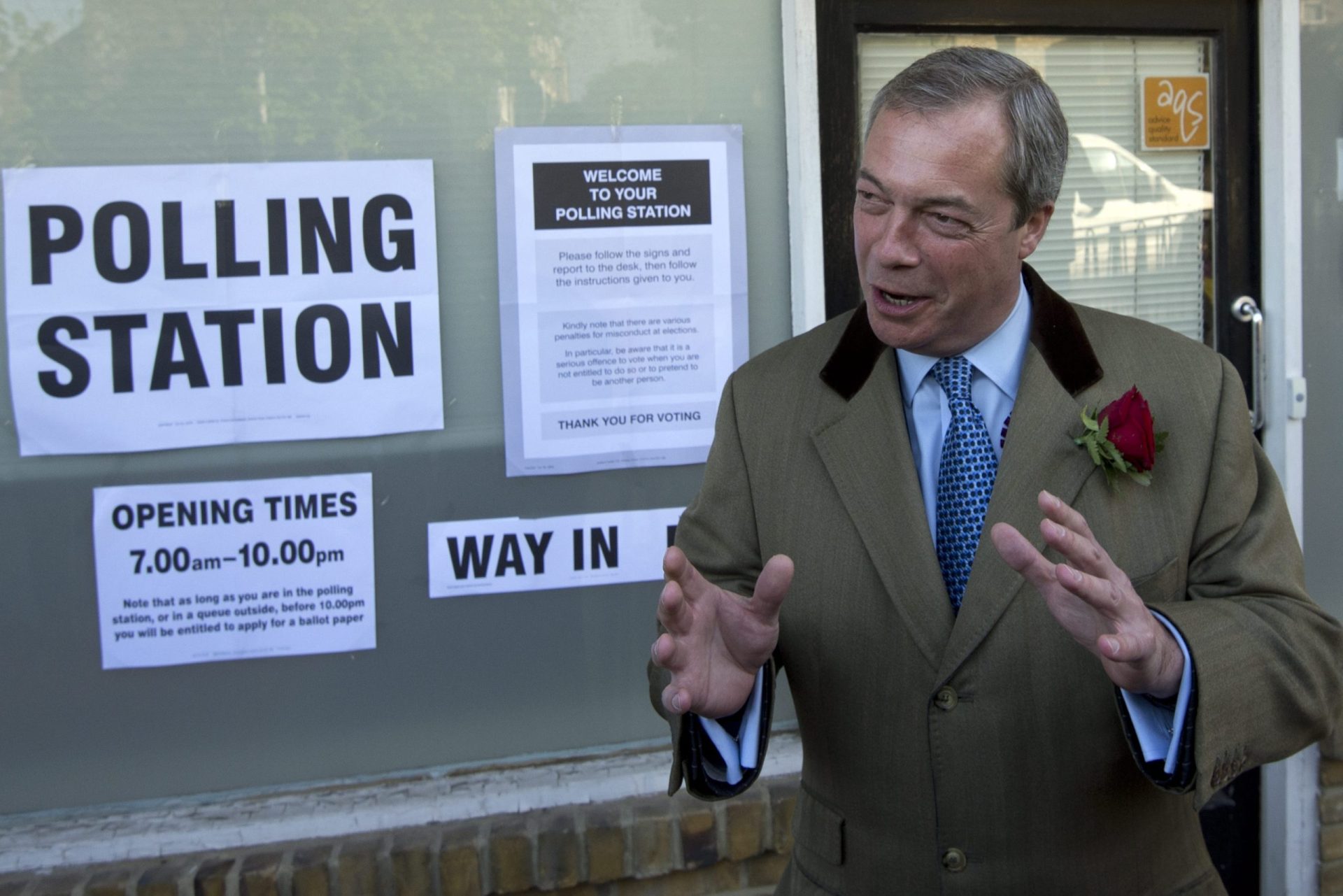 Reino Unido: Líder do UKIP não conseguiu ser eleito
