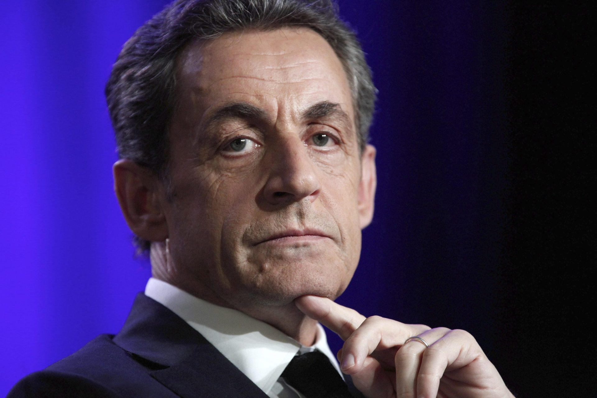 Sarkozy diz que Tsipras não está à altura da situação na Grécia