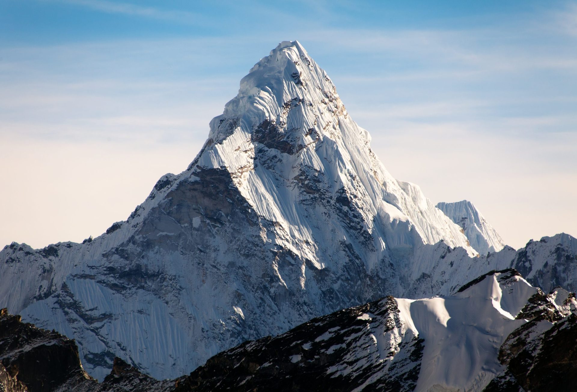 Evereste deslocou-se 40 centímetros em dez anos