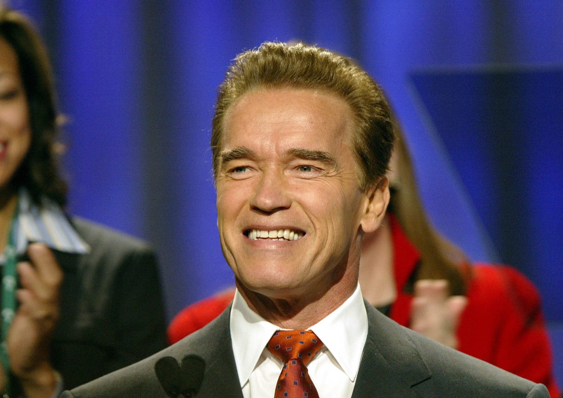 Schwarzenegger assusta fãs no Madame Tussauds de Hollywood