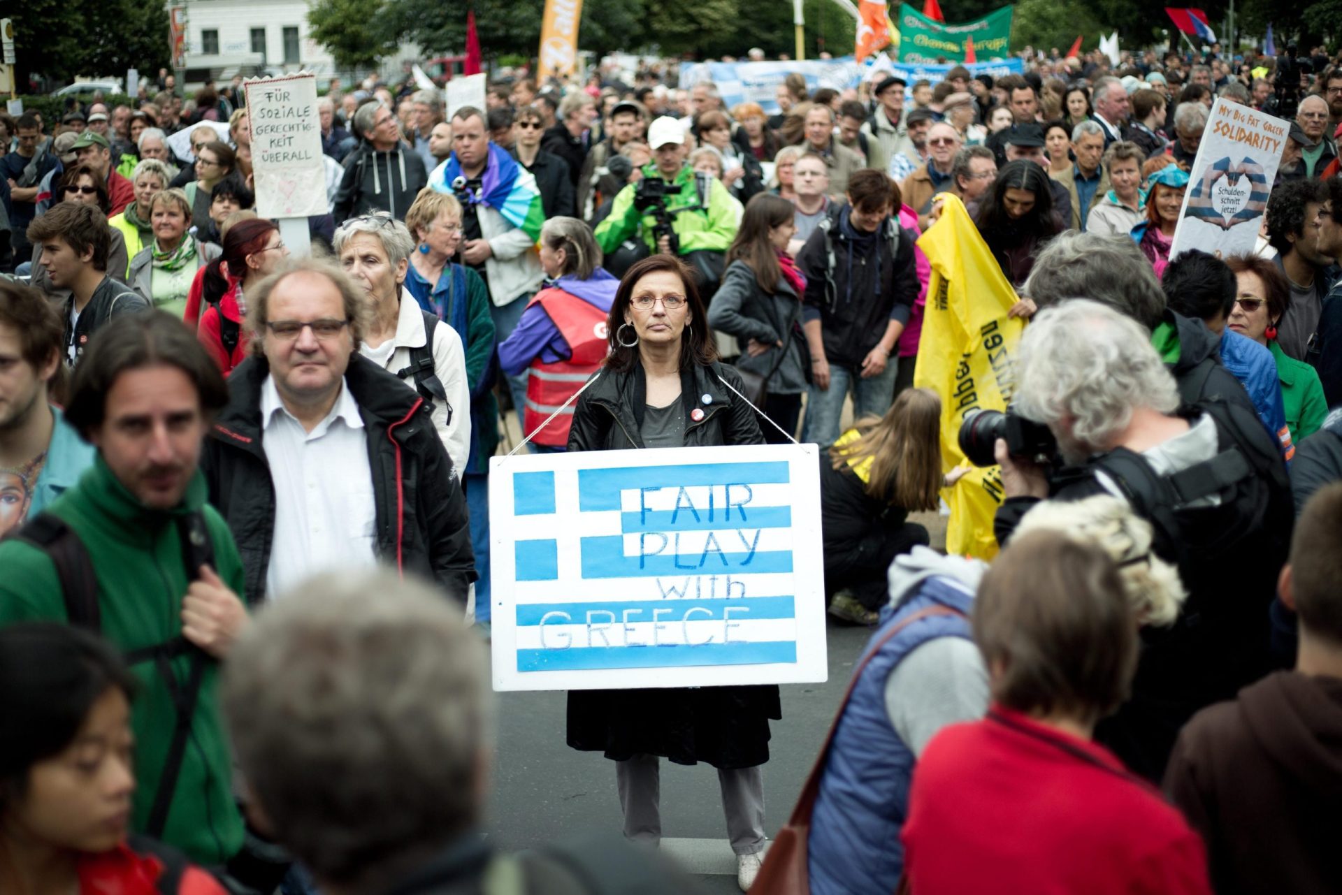 Europeus manifestam-se contra a austeridade. Grécia aproveita para lançar críticas