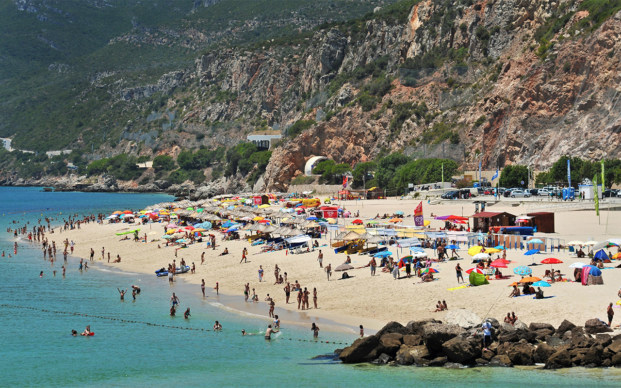 Já se pode tomar banho na praia da Figueirinha