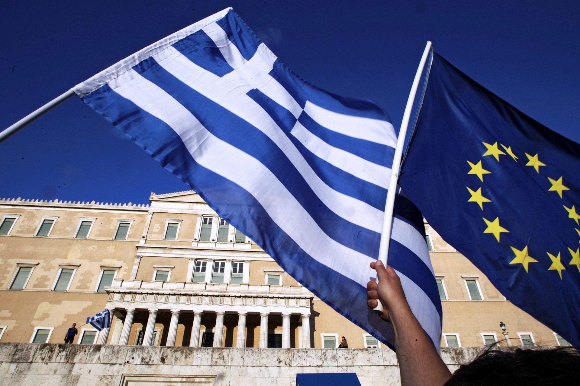 Grécia. Tensão aliviada até à próxima cimeira
