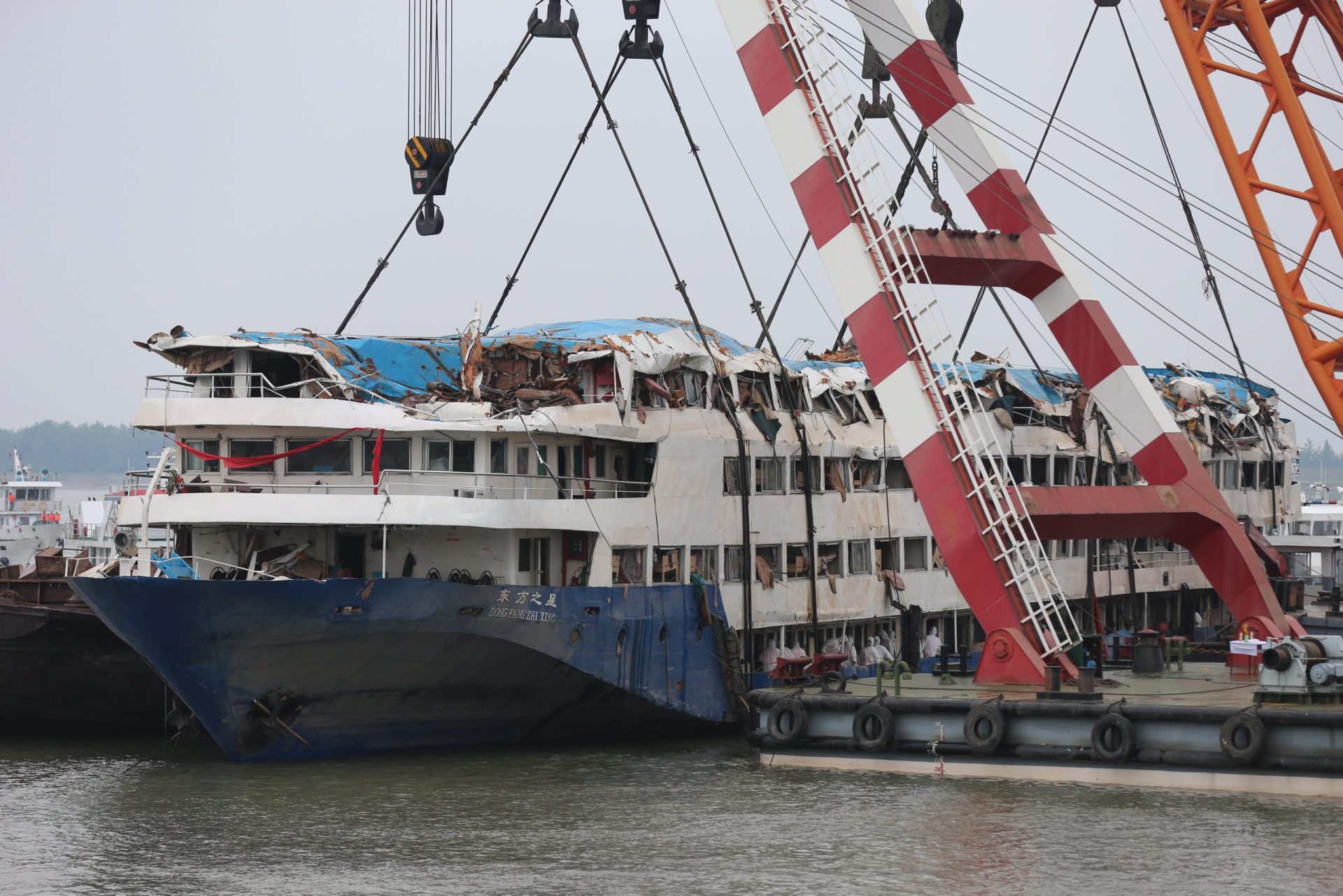 China: Sobe para 431 número de mortos no naufrágio no rio Yangtze