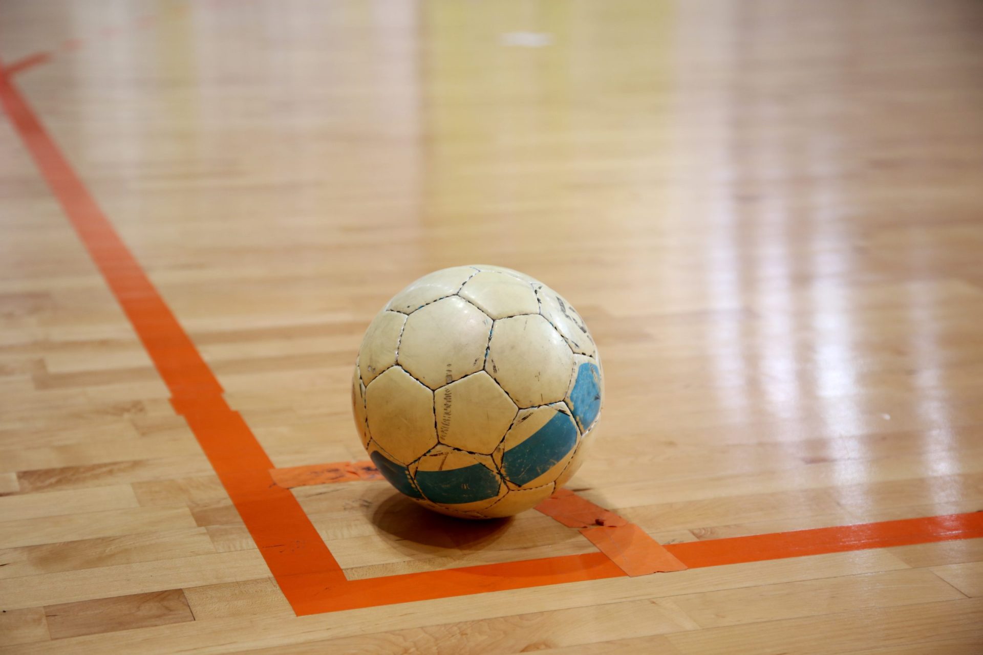 Futsal: Sporting vence Benfica na Luz e iguala final