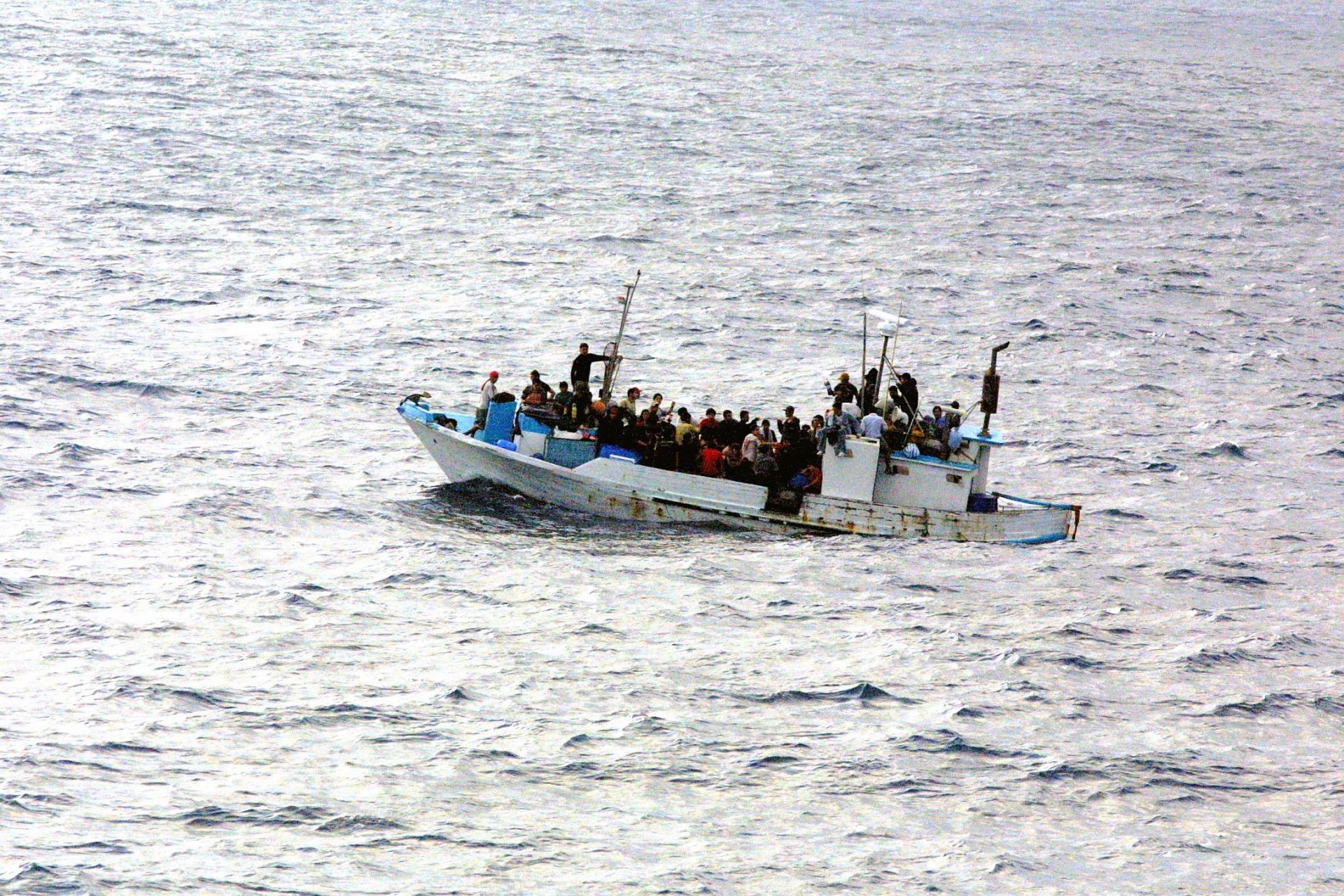 Resgatados hoje mais 2371 imigrantes no Mediterrâneo