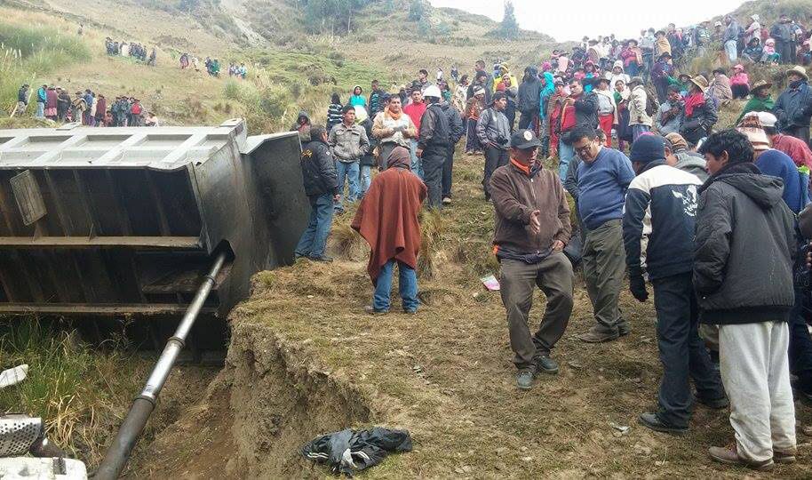 Peru. Camião com alunos cai de ravina e faz 17 mortos, incluindo crianças