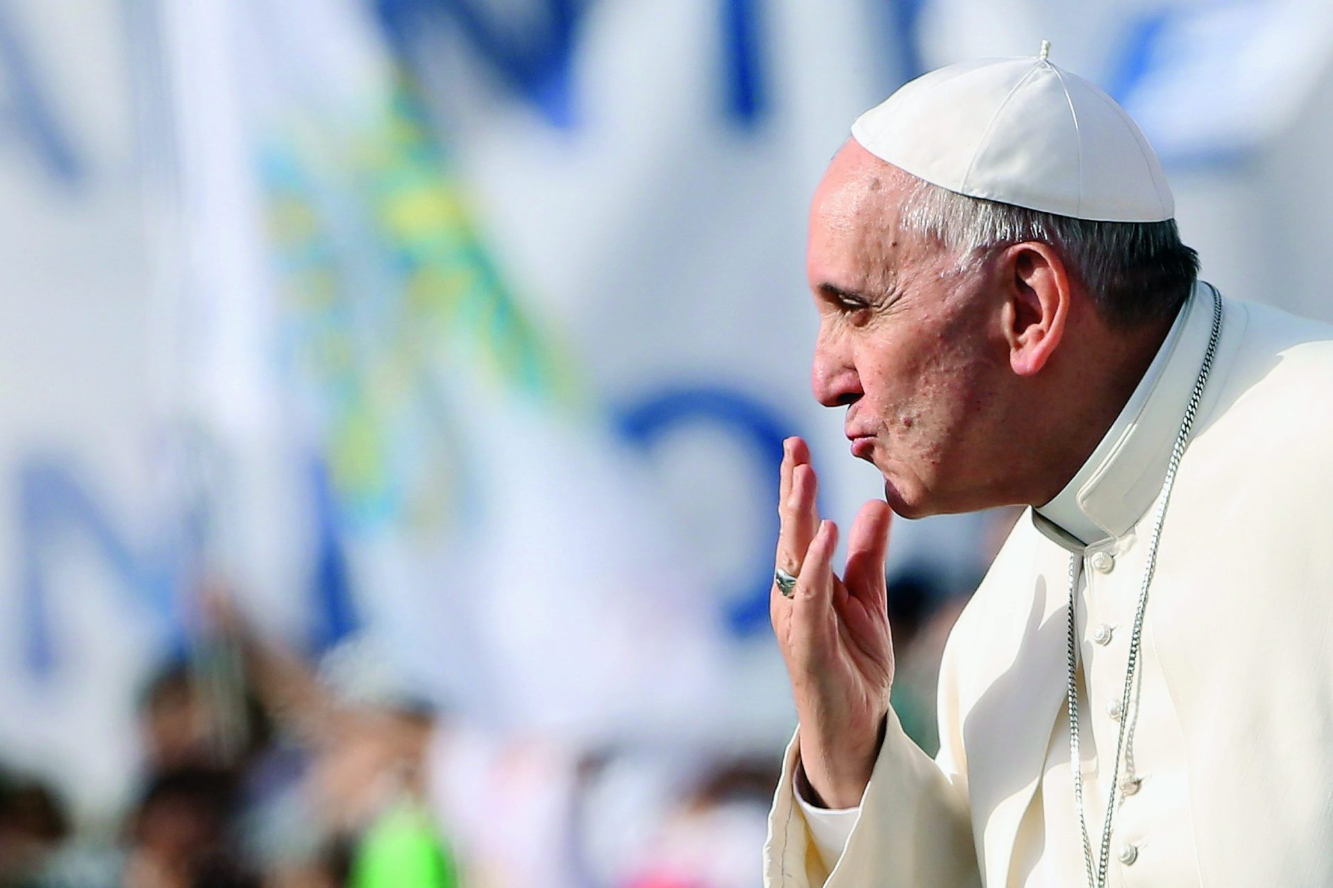 Papa deseja ‘um futuro tranquilo e feliz’ ao Brasil