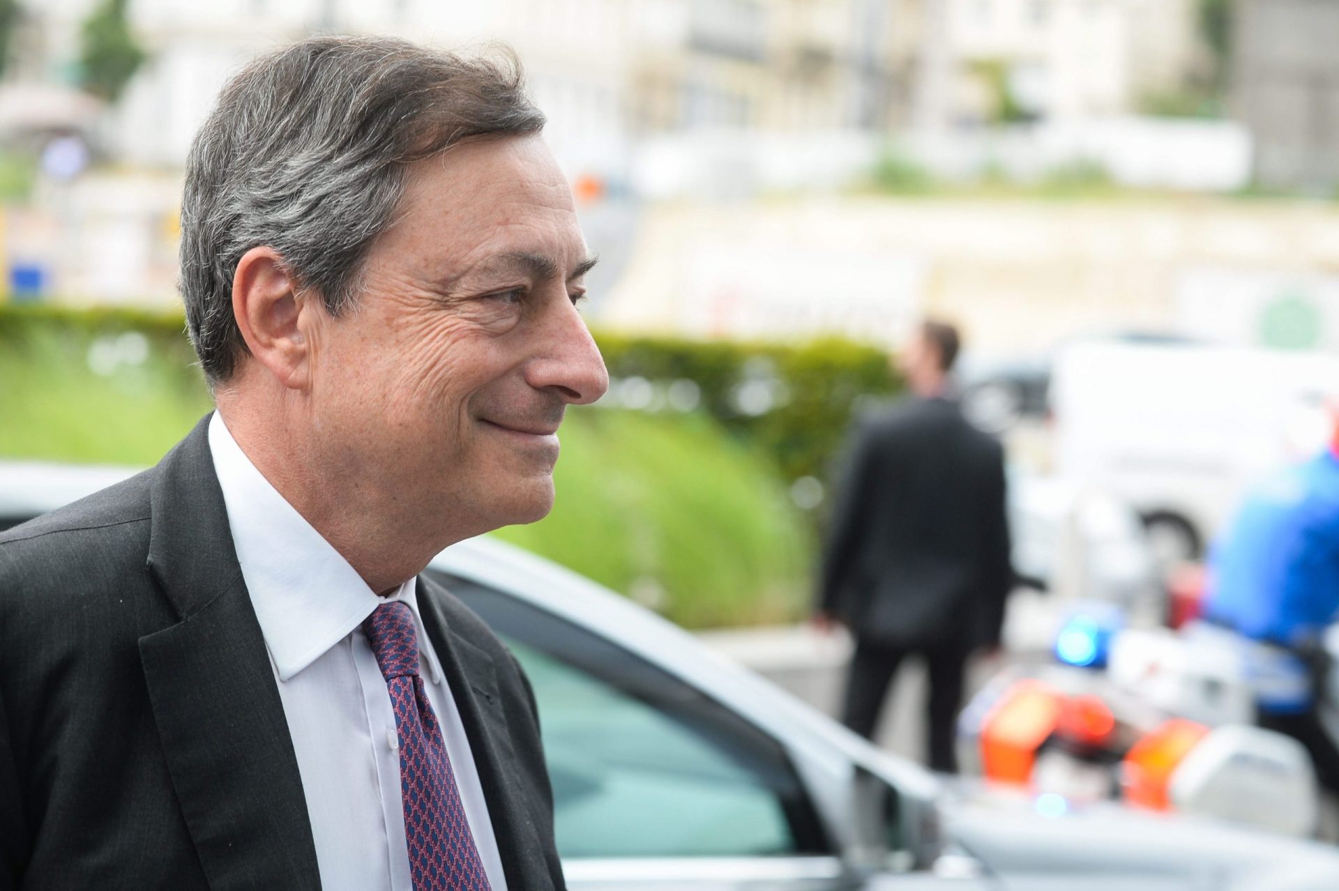 Draghi admite alívio da dívida grega e garante reembolsos ao BCE e FMI