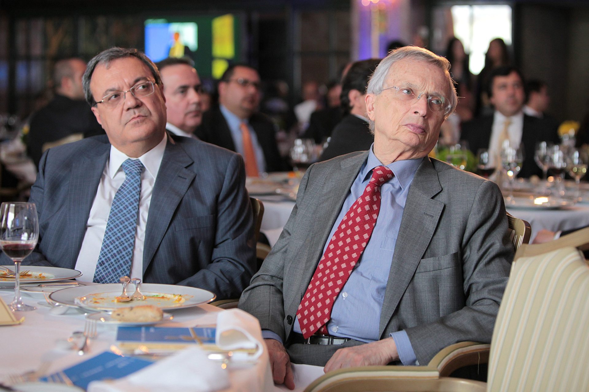 É perigoso isolar a China