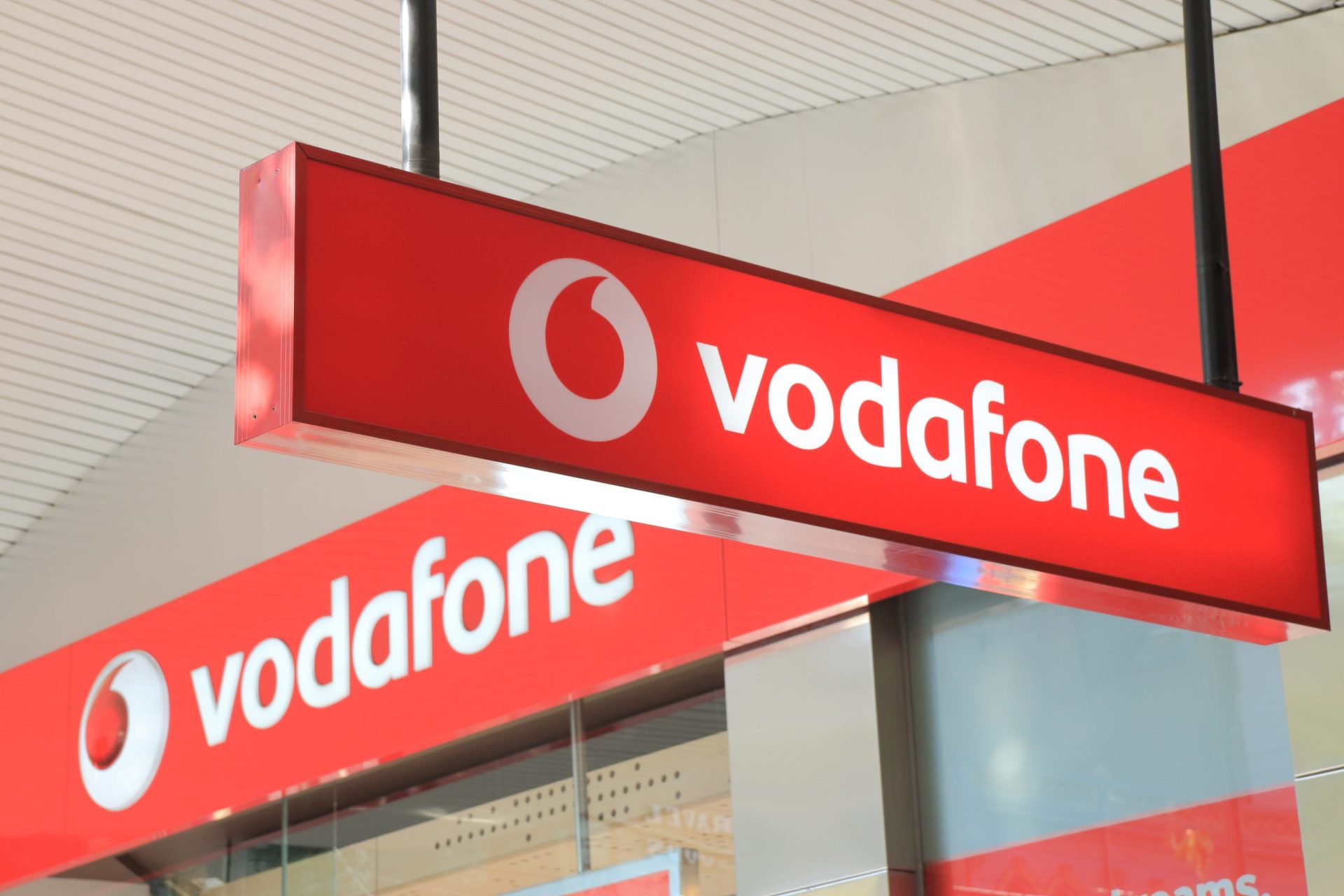 Receitas da Vodafone Portugal caem quase 15%