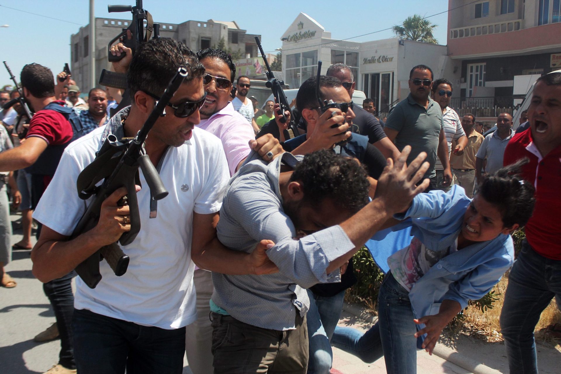 Tunísia. Detidas oito pessoas implicadas no atentado