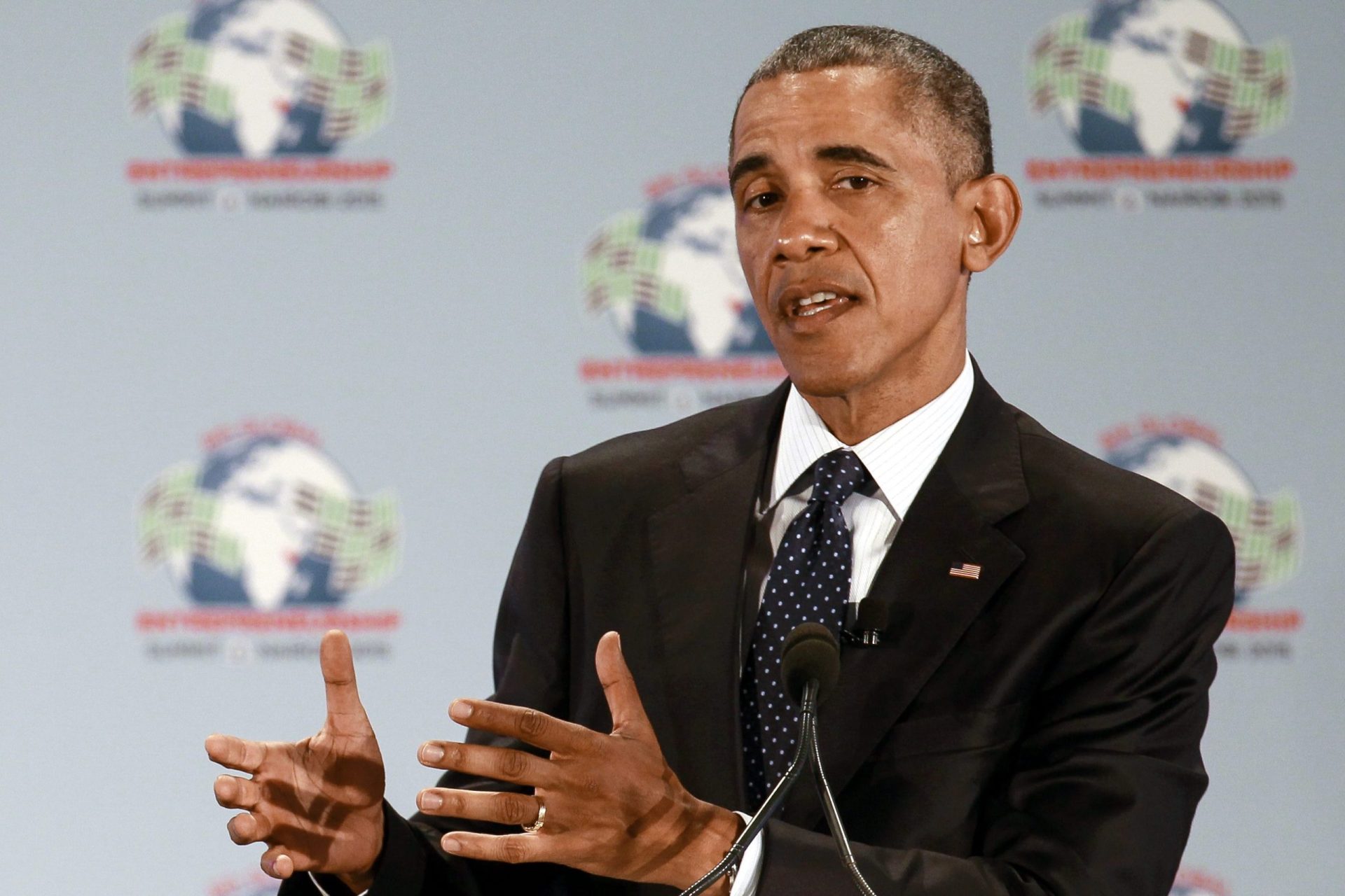 Obama pede &#8216;igualdade de direitos&#8217; para homossexuais em África