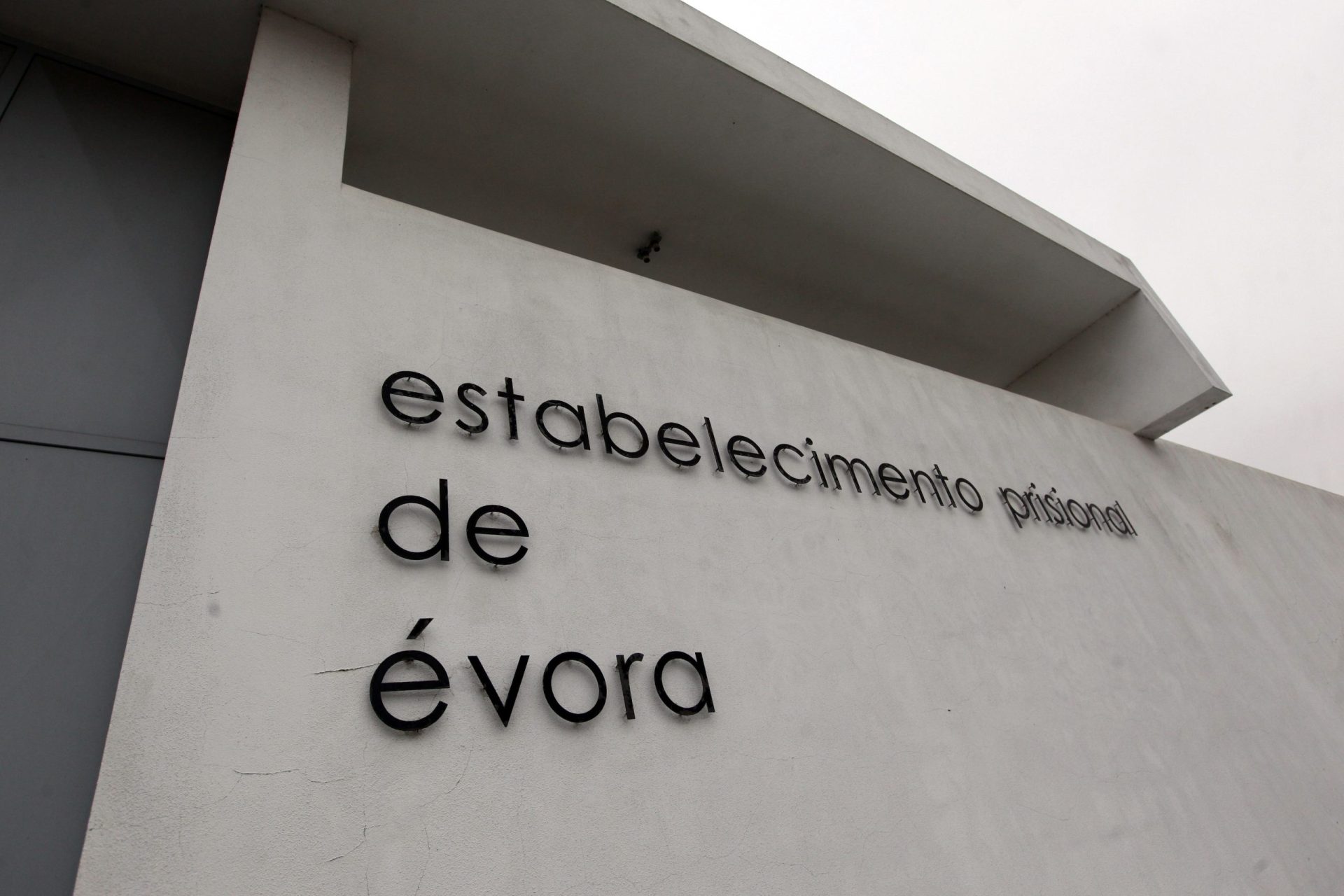 Comício eleitoral em Évora ignora o recluso Sócrates