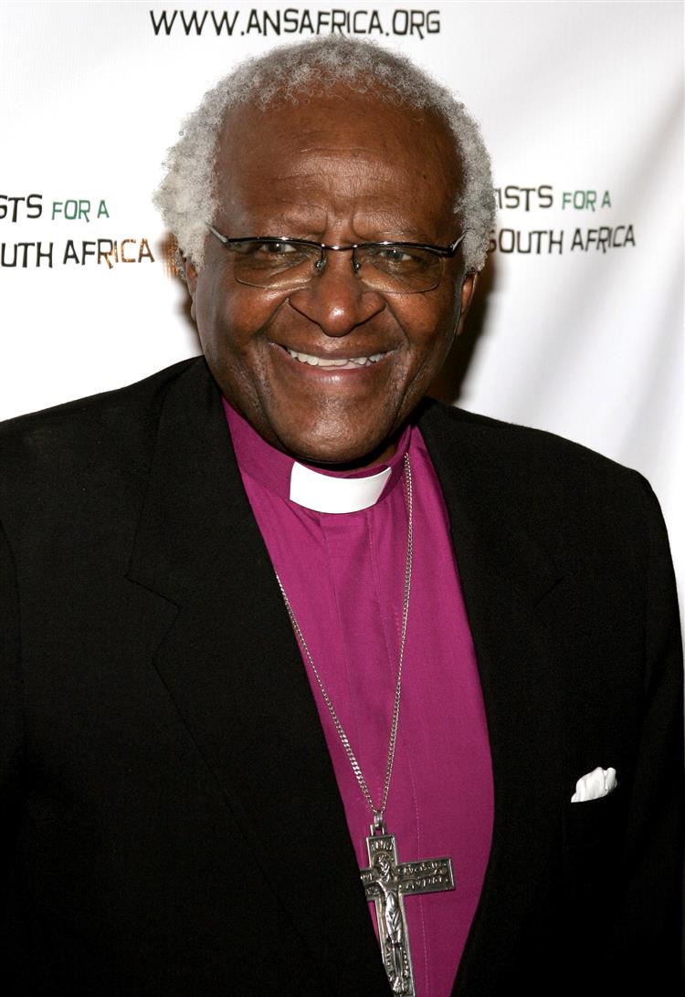 Desmond Tutu foi novamente hospitalizado