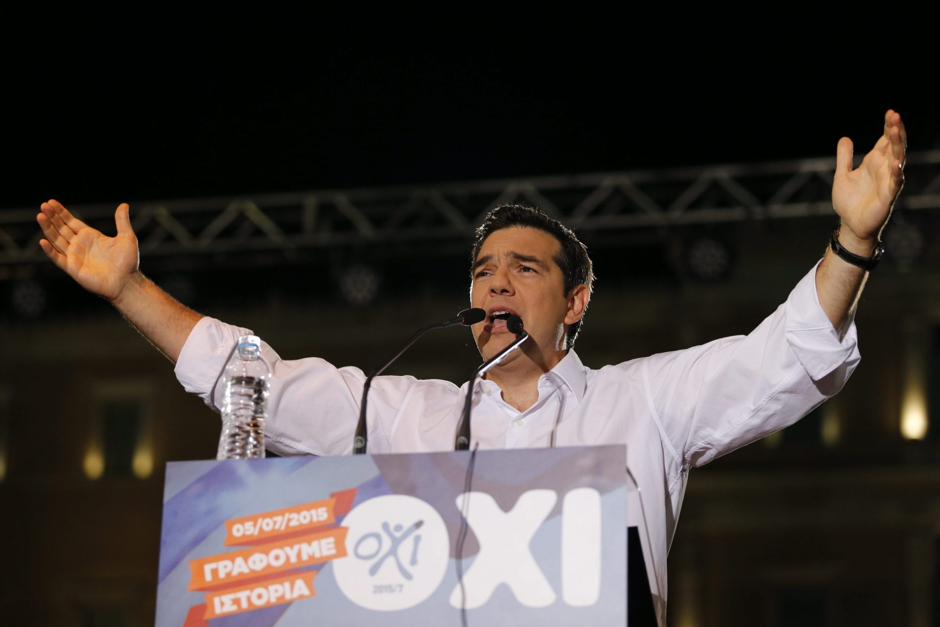 Tsipras pede voto ‘não’ em nome da democracia e da dignidade