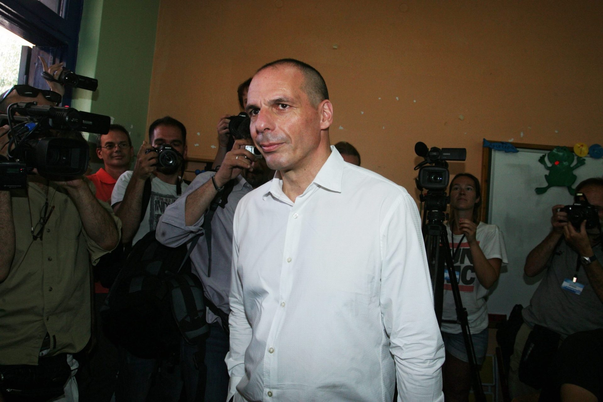 Varoufakis desmente notícias de acordo com credores dentro de 24h