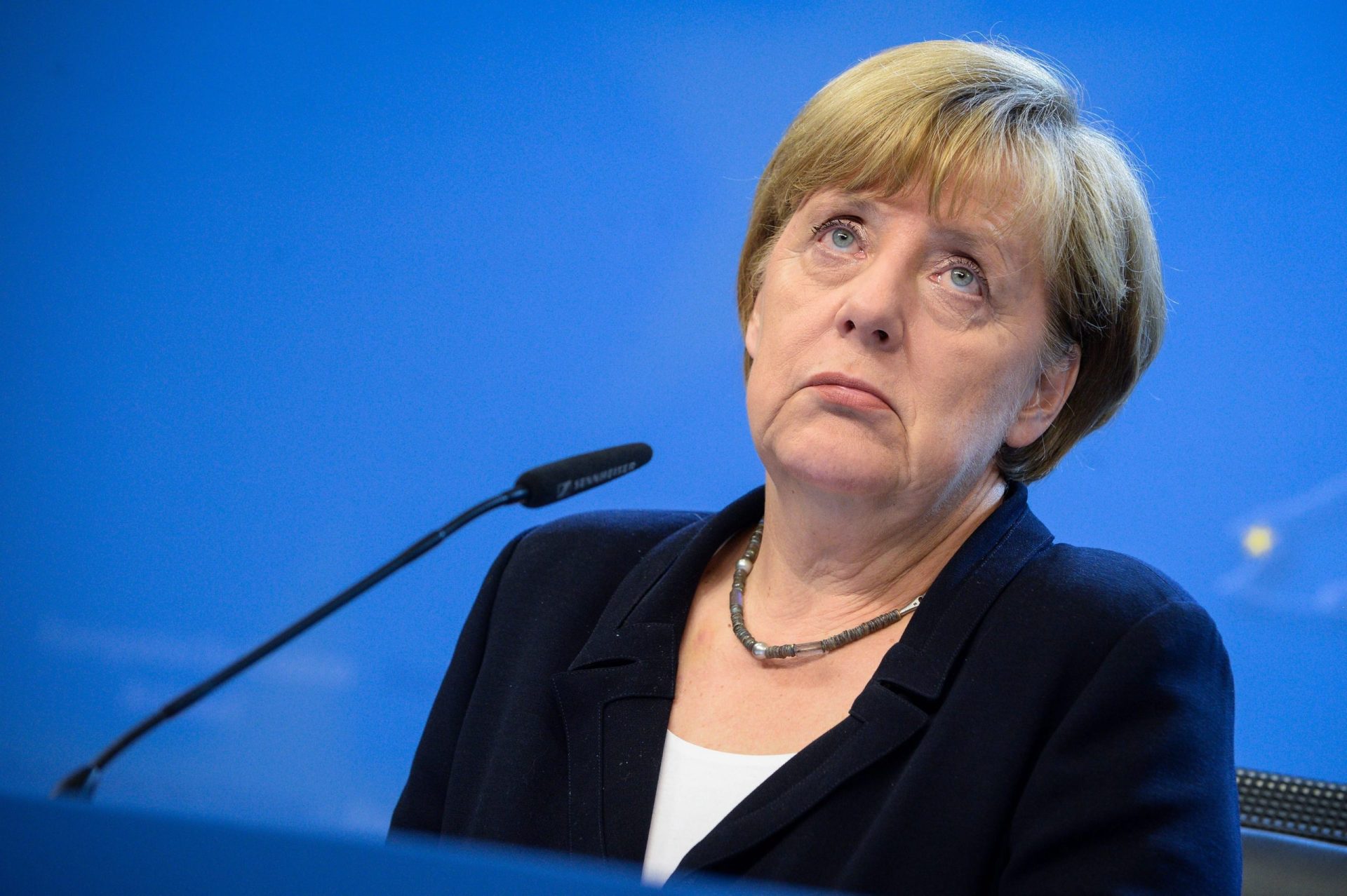 Merkel defende programa para vários anos para a Grécia