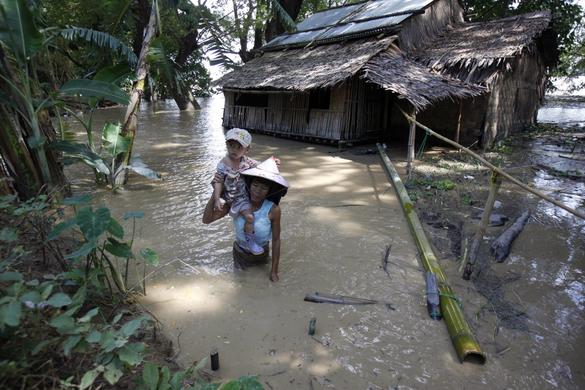 Quase um milhão de pessoas afectadas pelas inundações na Birmânia