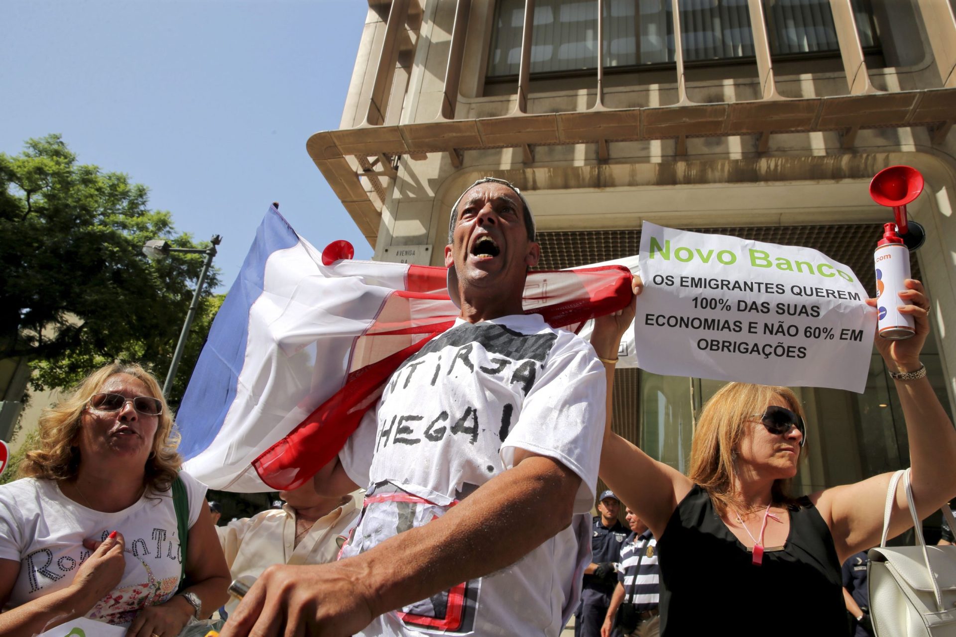 BES. Cerca de 500 lesados protestam em Lisboa