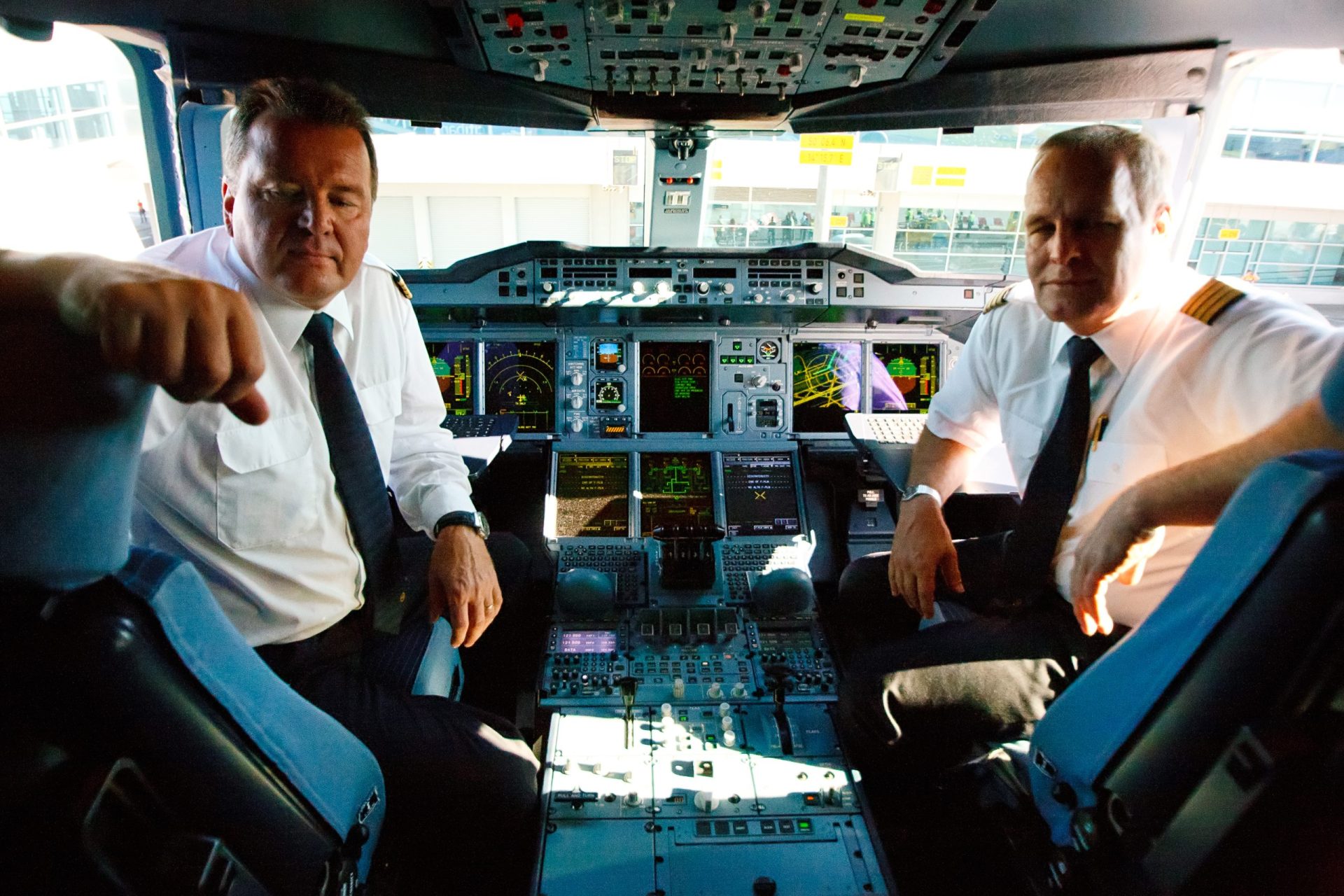 Pilotos da Lufthansa opõem-se à regra de ‘duas pessoas na cabine’
