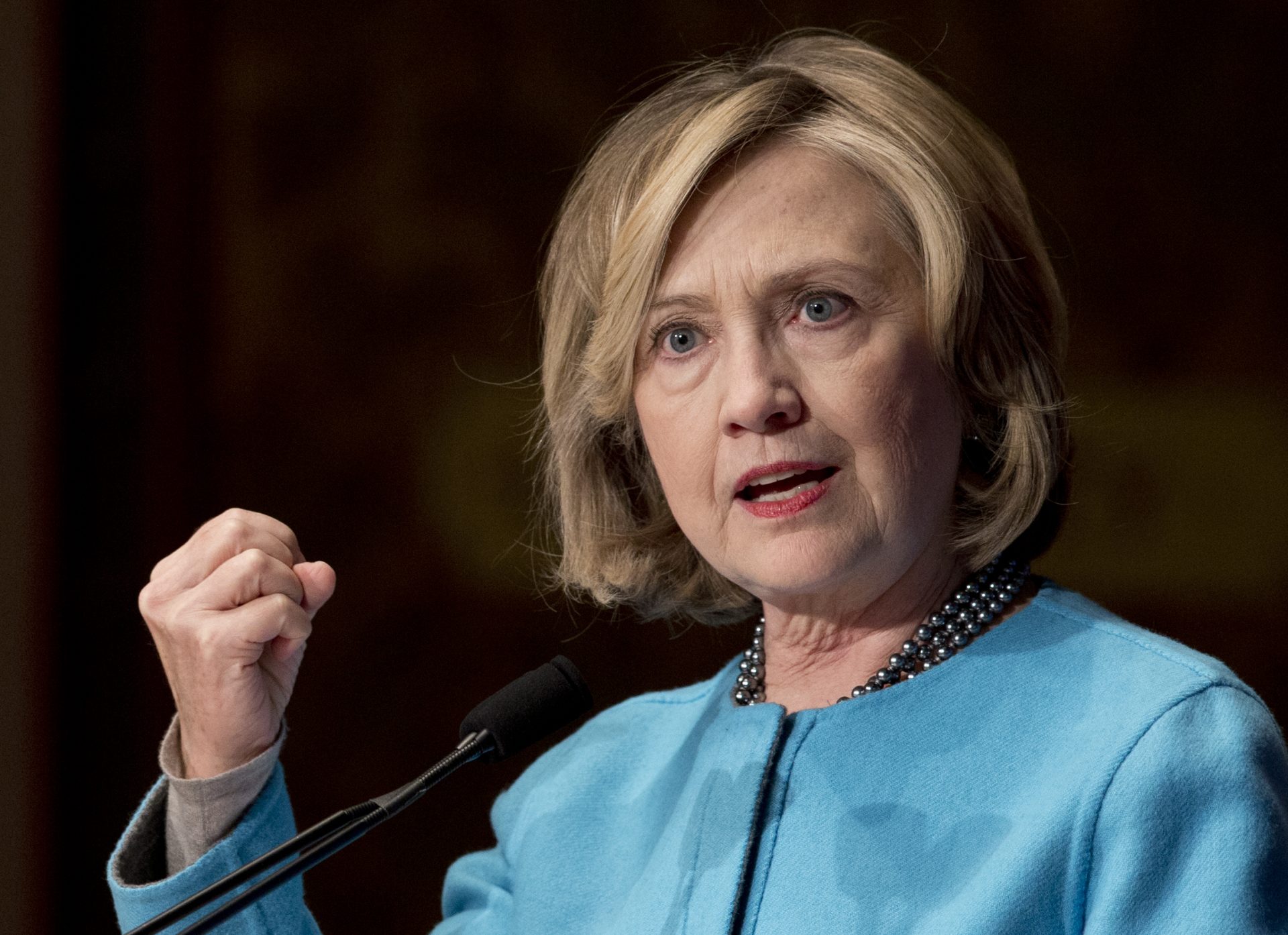 Hillary Clinton dá acesso ao FBI ao servidor privado com os seus e-mails