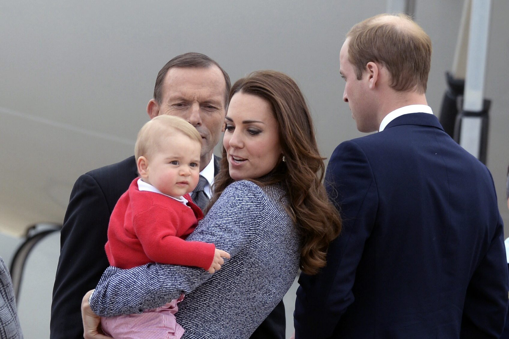 Casa Real britânica lança apelo sobre Príncipe George