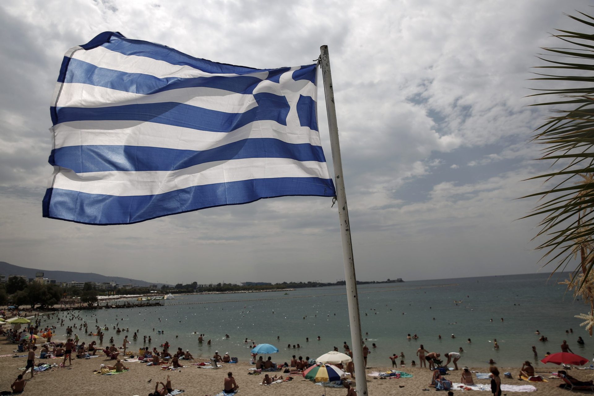 Luka Katseli pede aos gregos para depositarem dinheiro nos bancos