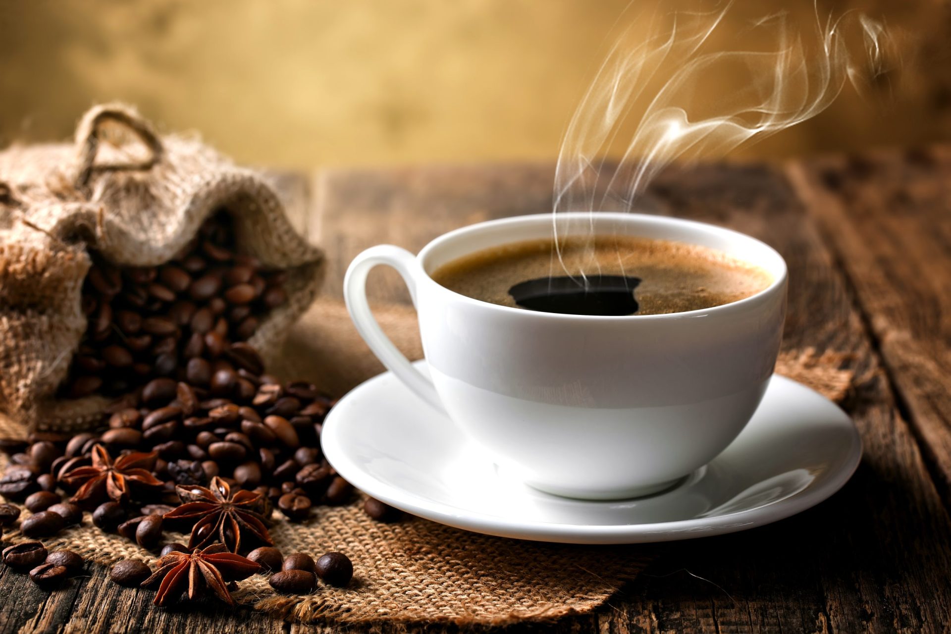 Café aumenta as possibilidades de sobrevivência ao cancro de intestino