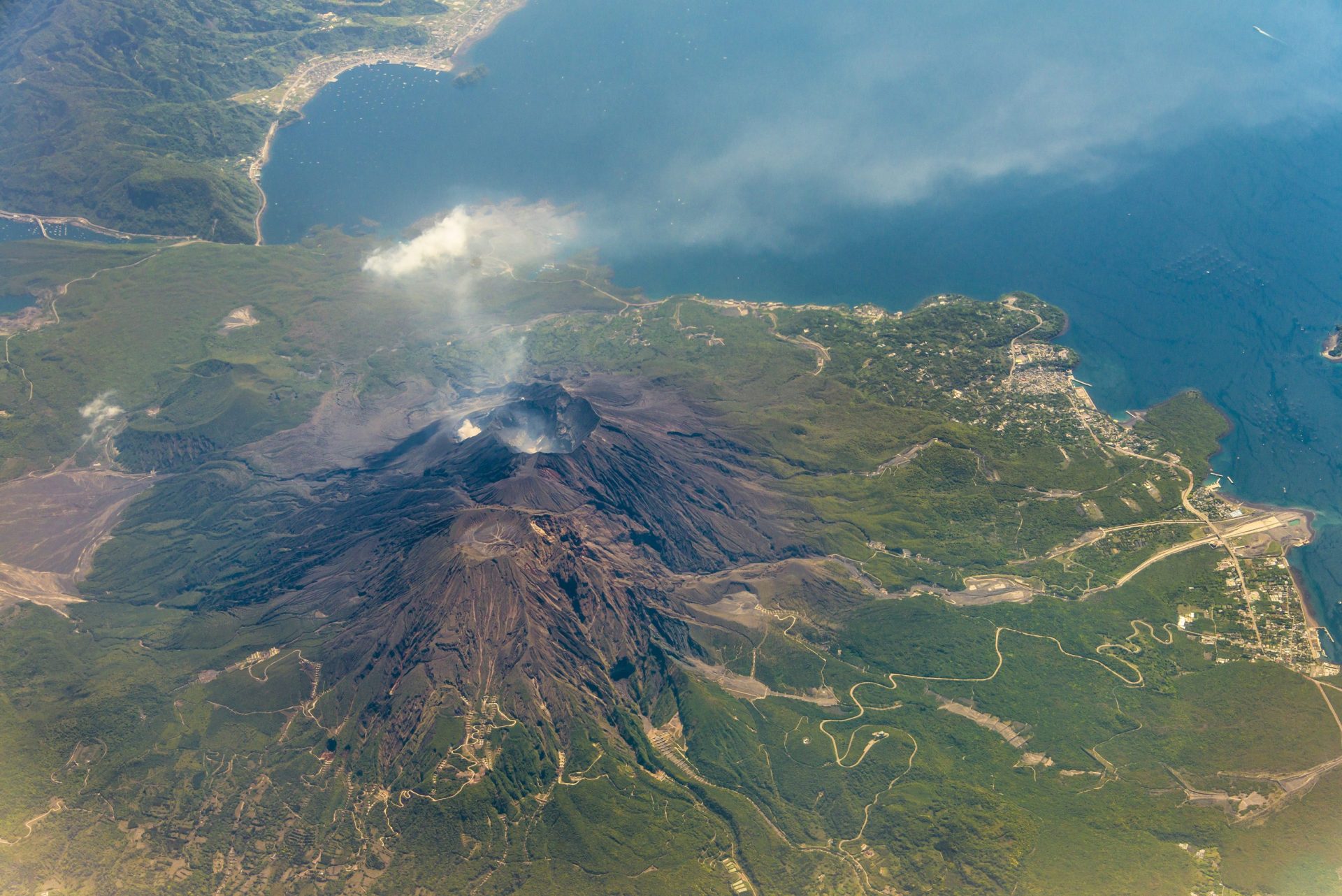 Pequena erupção de um vulcão no Japão