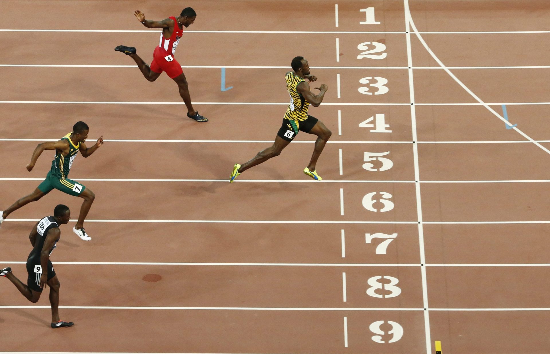 Ninguém teve pernas para Bolt nos 200 metros. Nem um segway