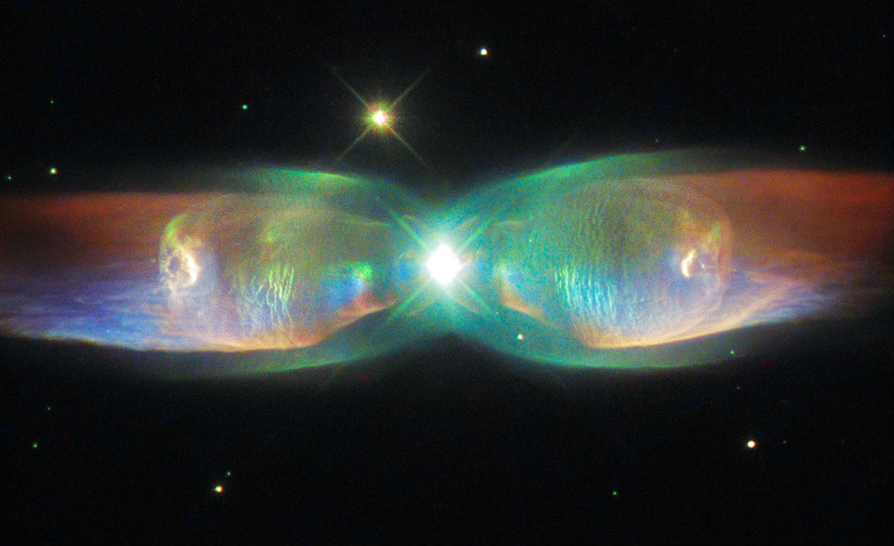 A maravilhosa ‘borboleta’ cósmica fotografada pelo Hubble