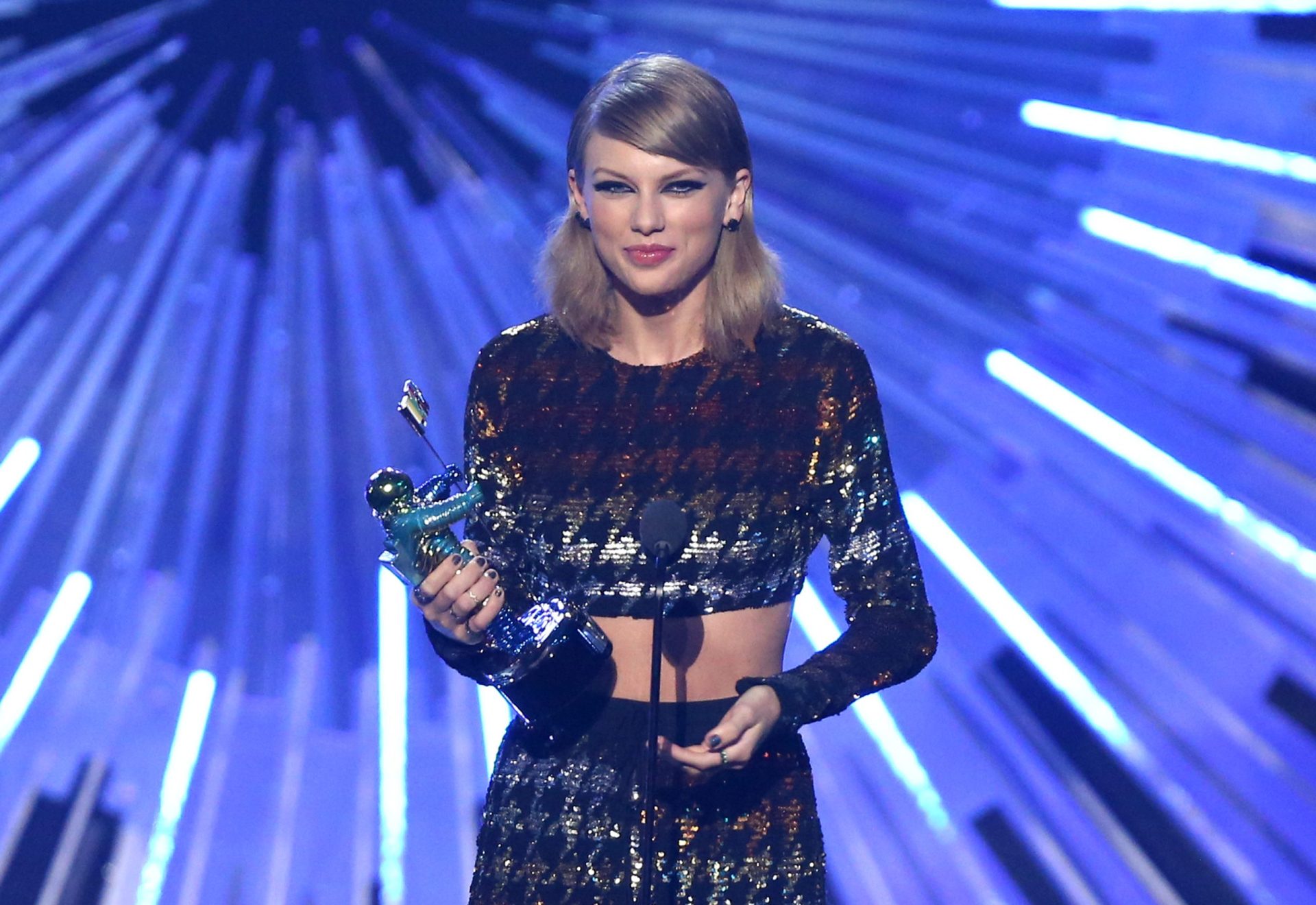 Taylor Swift vence vídeo do ano nos prémios da MTV