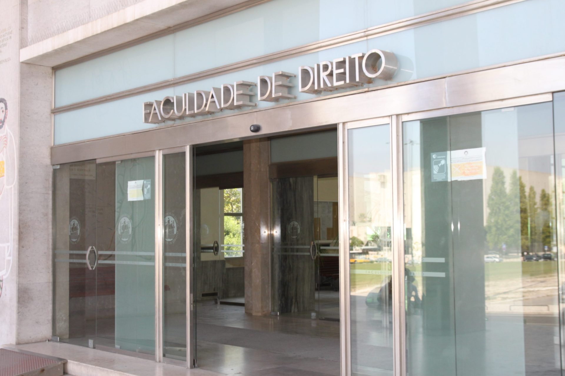Faculdade de Direito de Lisboa cobra taxa de matrícula inédita