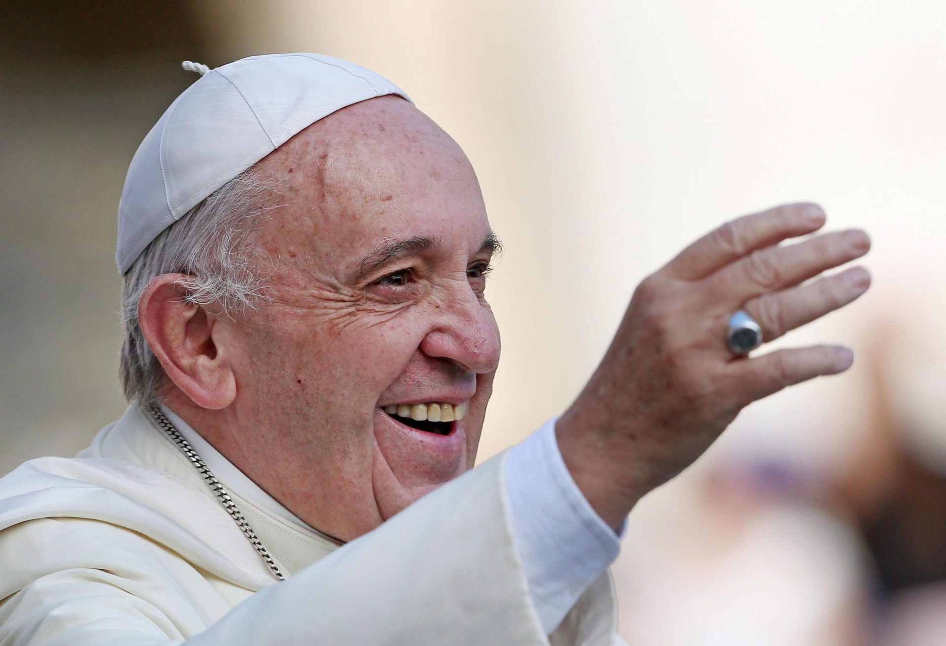 Papa Francisco torna-se ‘emoji’ para atrair os jovens