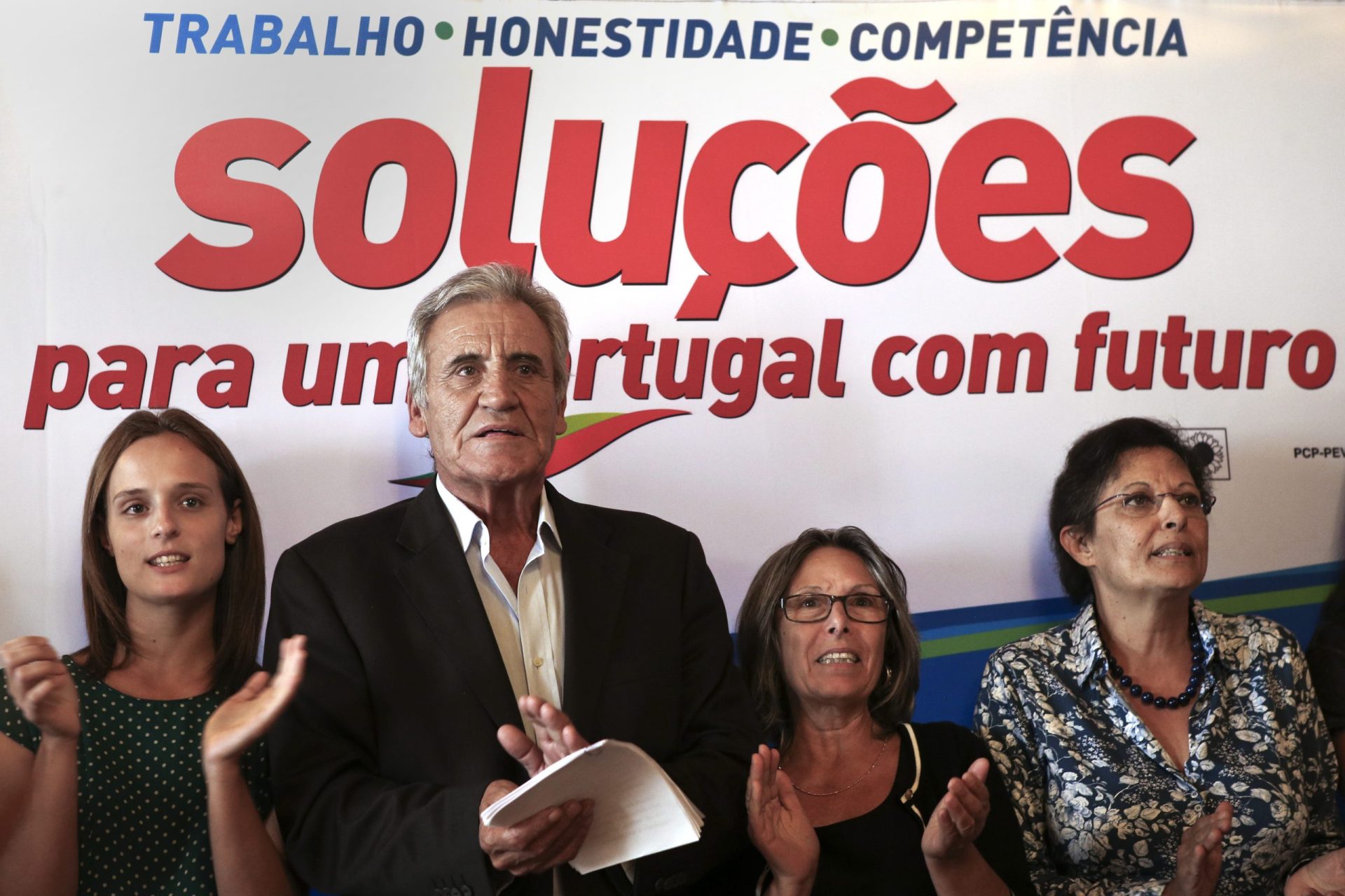 Ricardo Araújo Pereira prometeu uma entrevista fácil. Jerónimo de Sousa agradeceu
