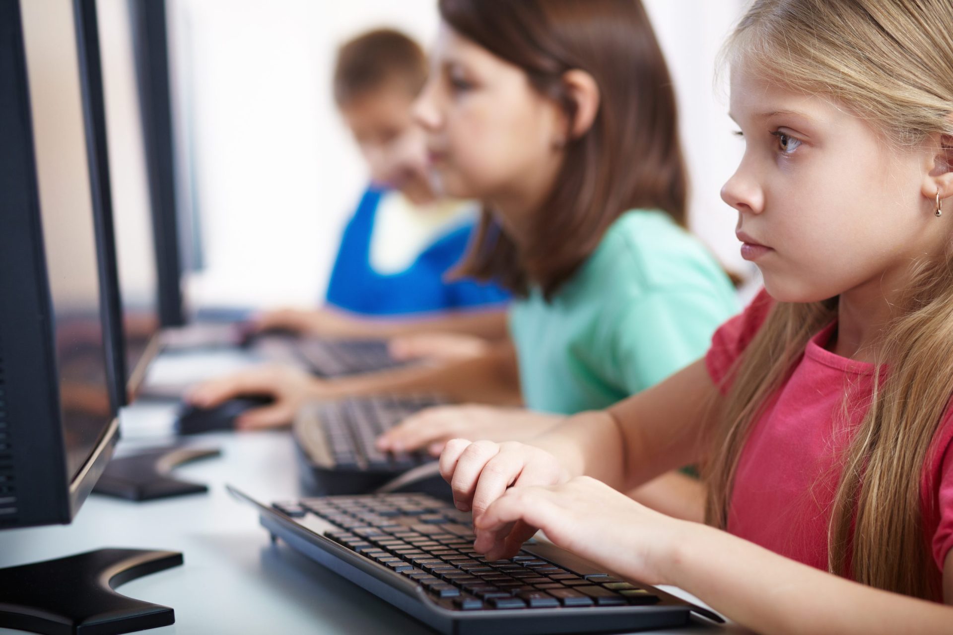 Portugal é o país da OCDE com mais alunos com acesso a computadores