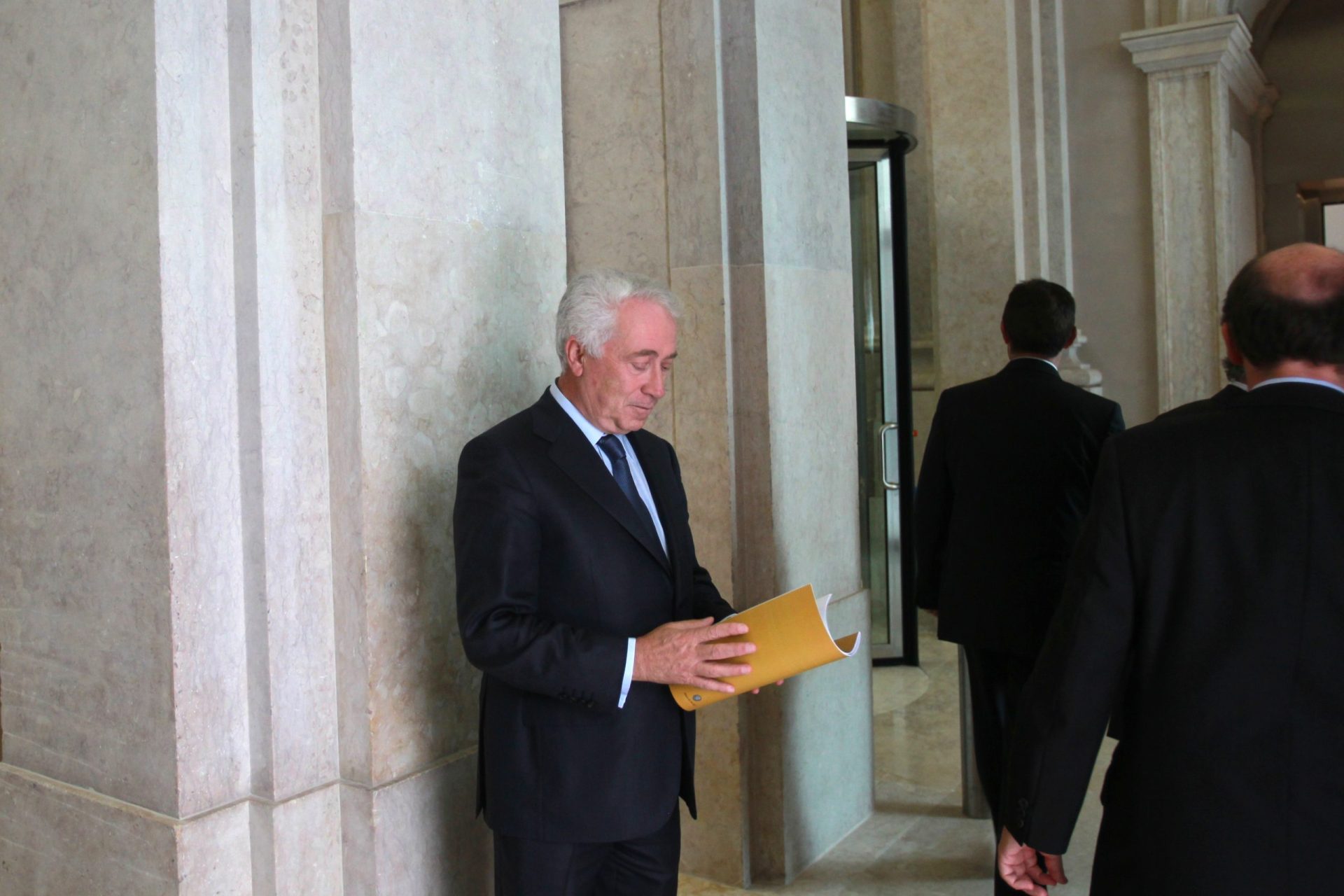 Venda do Novo Banco será retomada no final do ano. E pode ser apenas parcial