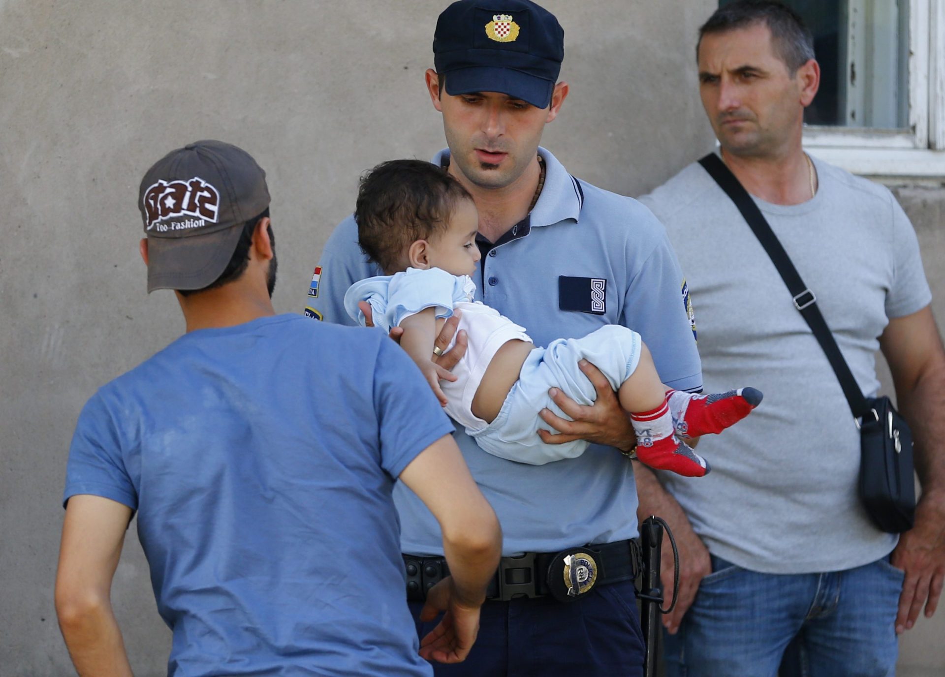 Já chegaram cerca de quatro mil refugiados à Croácia nas últimas 24 horas