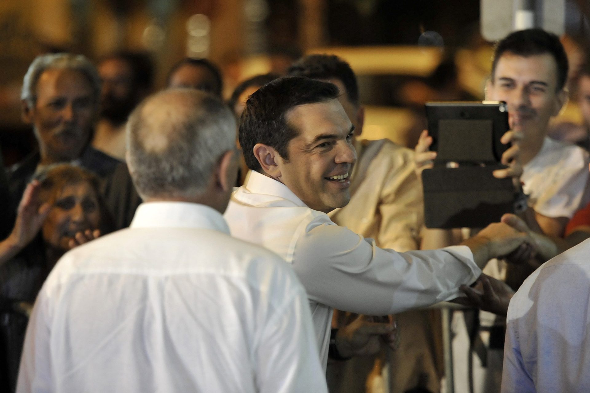 Tsipras: &#8216;Abre-se o caminho do trabalho e das lutas&#8217;
