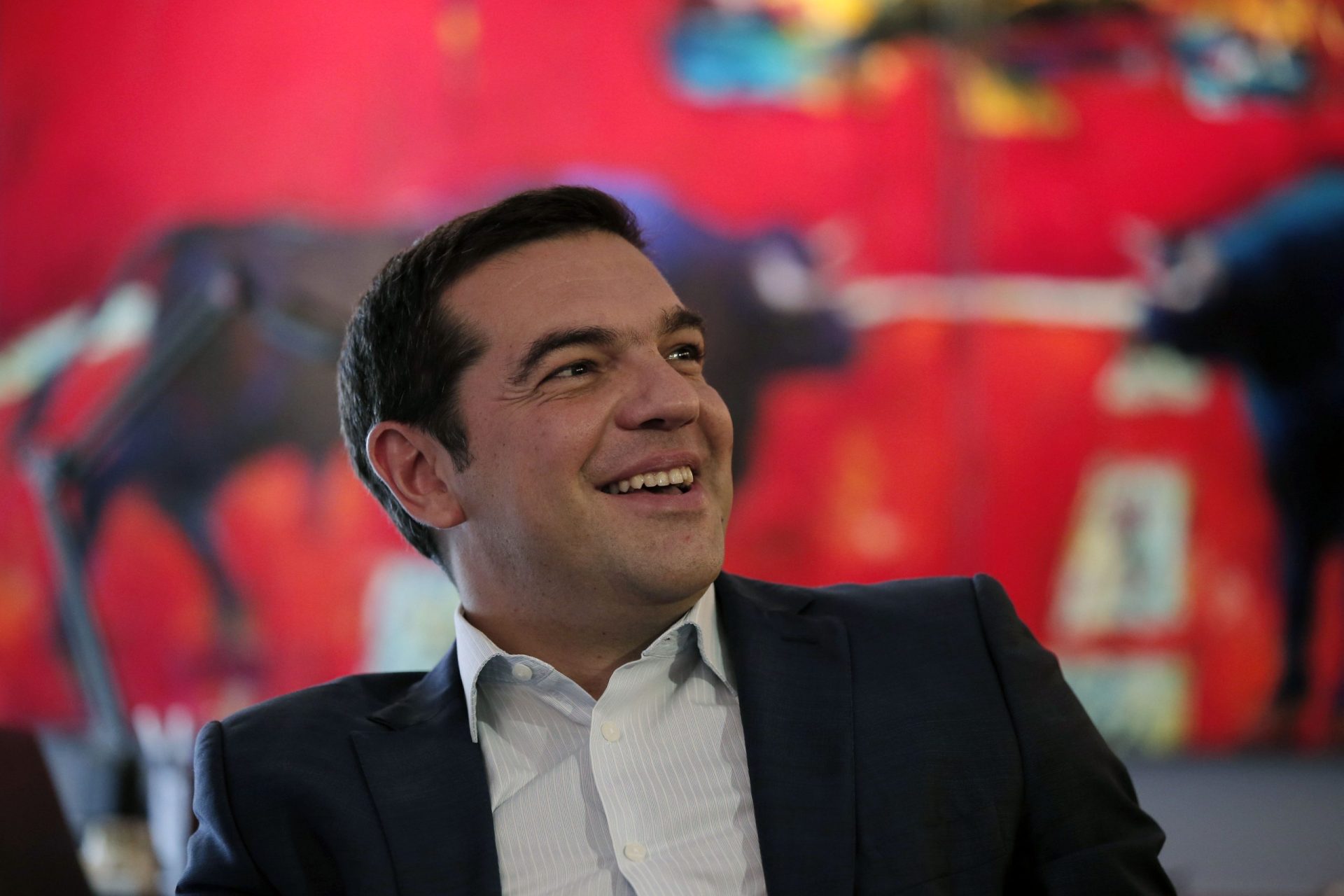 Tsipras: Prioridade é estabilidade económica e pôr a banca a funcionar