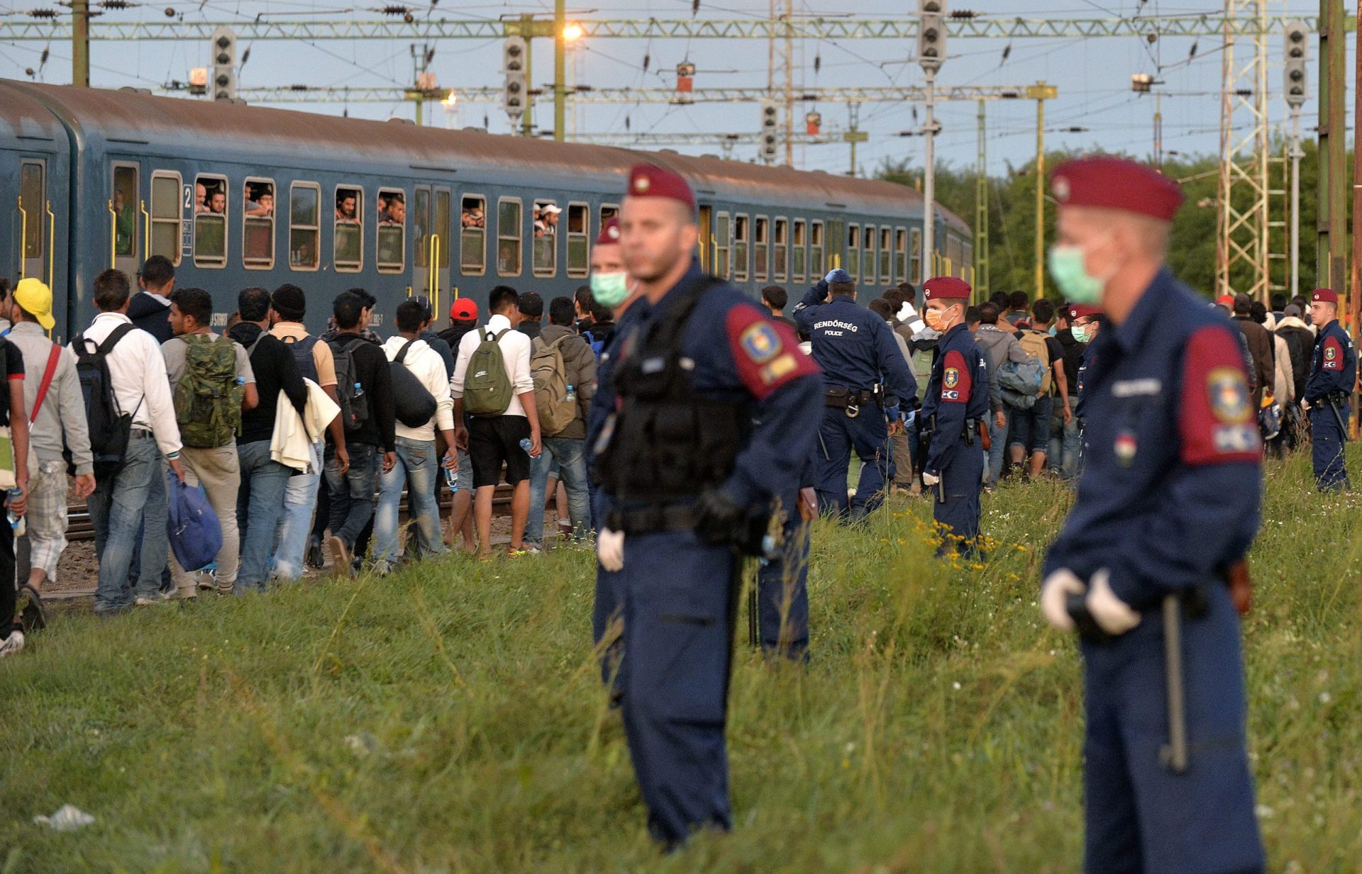 Hungria autoriza exército a disparar contra migrantes