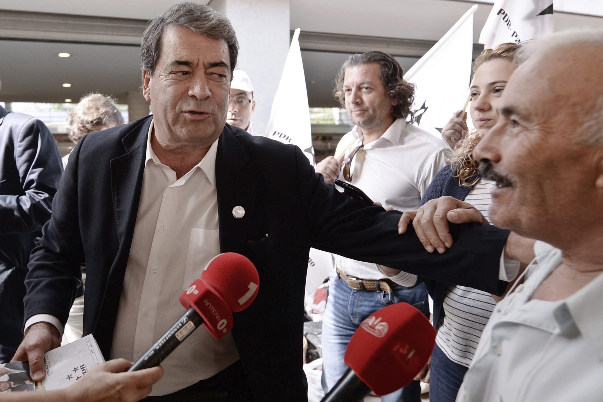 Marinho e Pinto pede a portugueses ‘coragem’ para afastarem PSD e PS