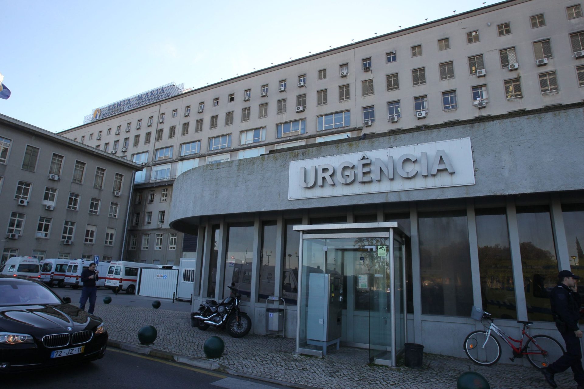 Incêndio deflagra no Hospital de Santa Maria em Lisboa sem fazer vítimas