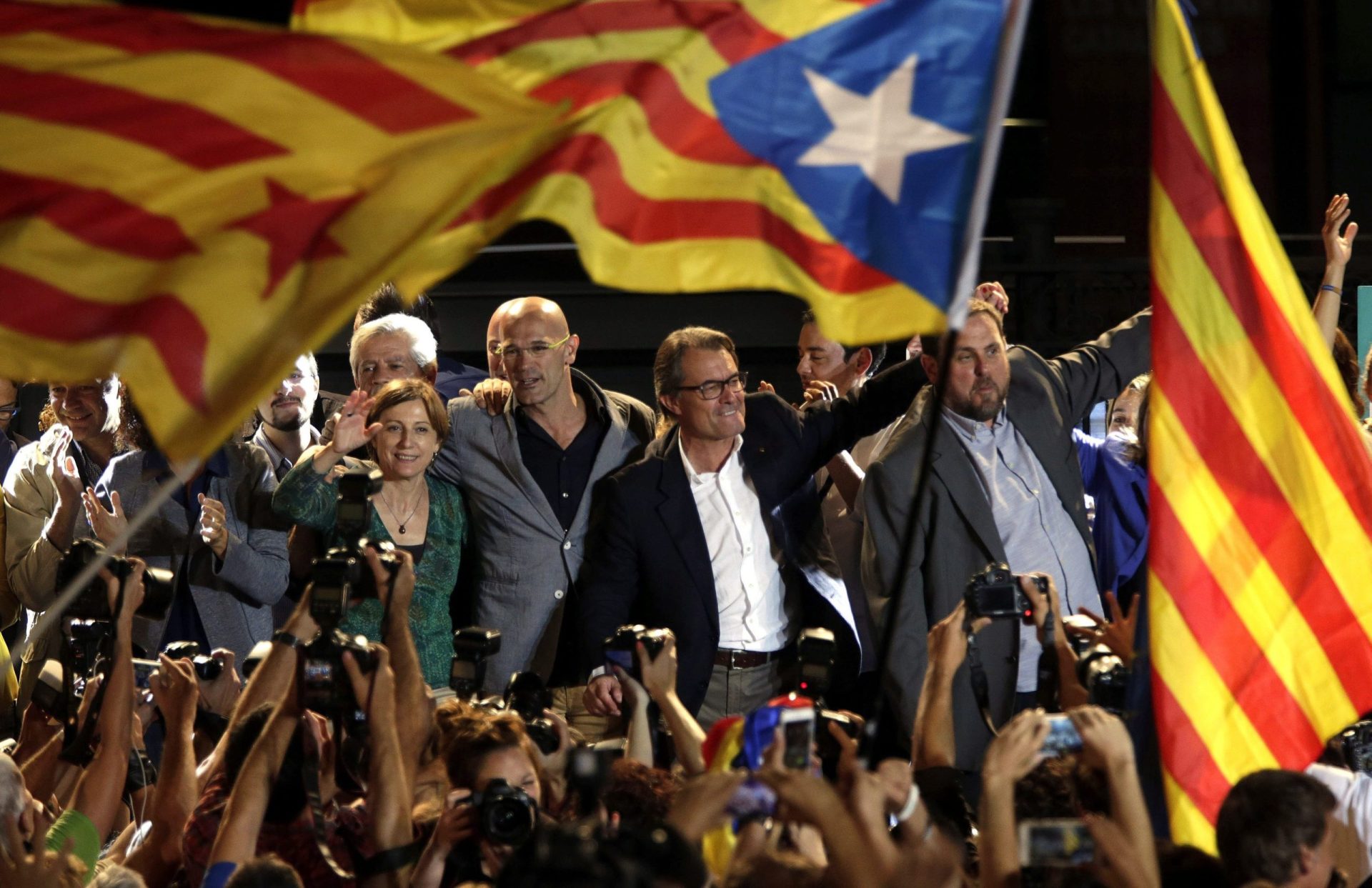 Catalunha: Independentistas ganham mas sem chegar a metade do voto popular