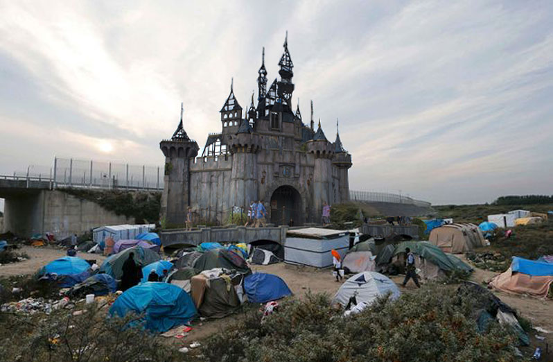 Dismaland de Banksy vira abrigo para refugiados