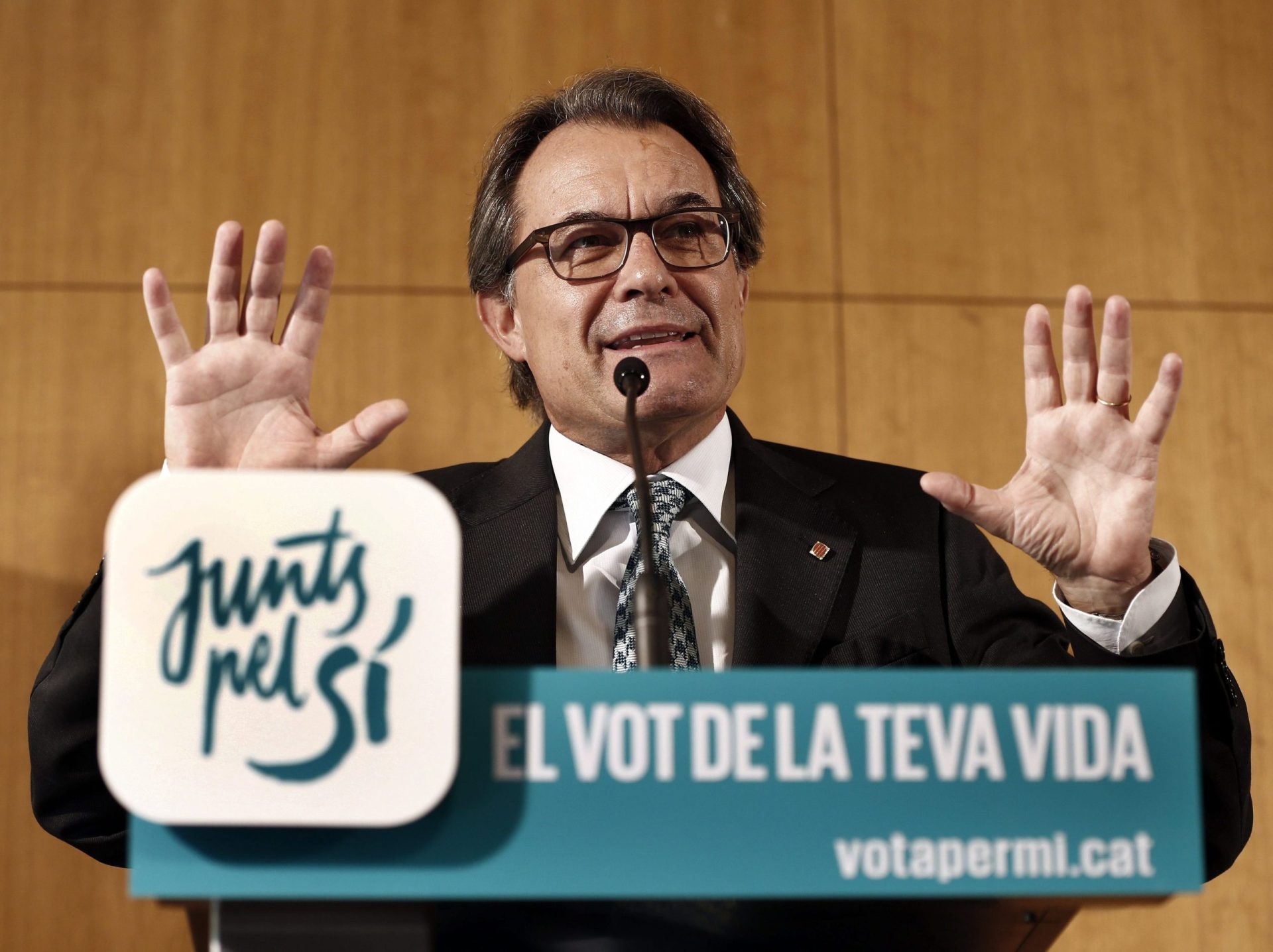 Catalunha: Artur Mas arguido por referendar independência